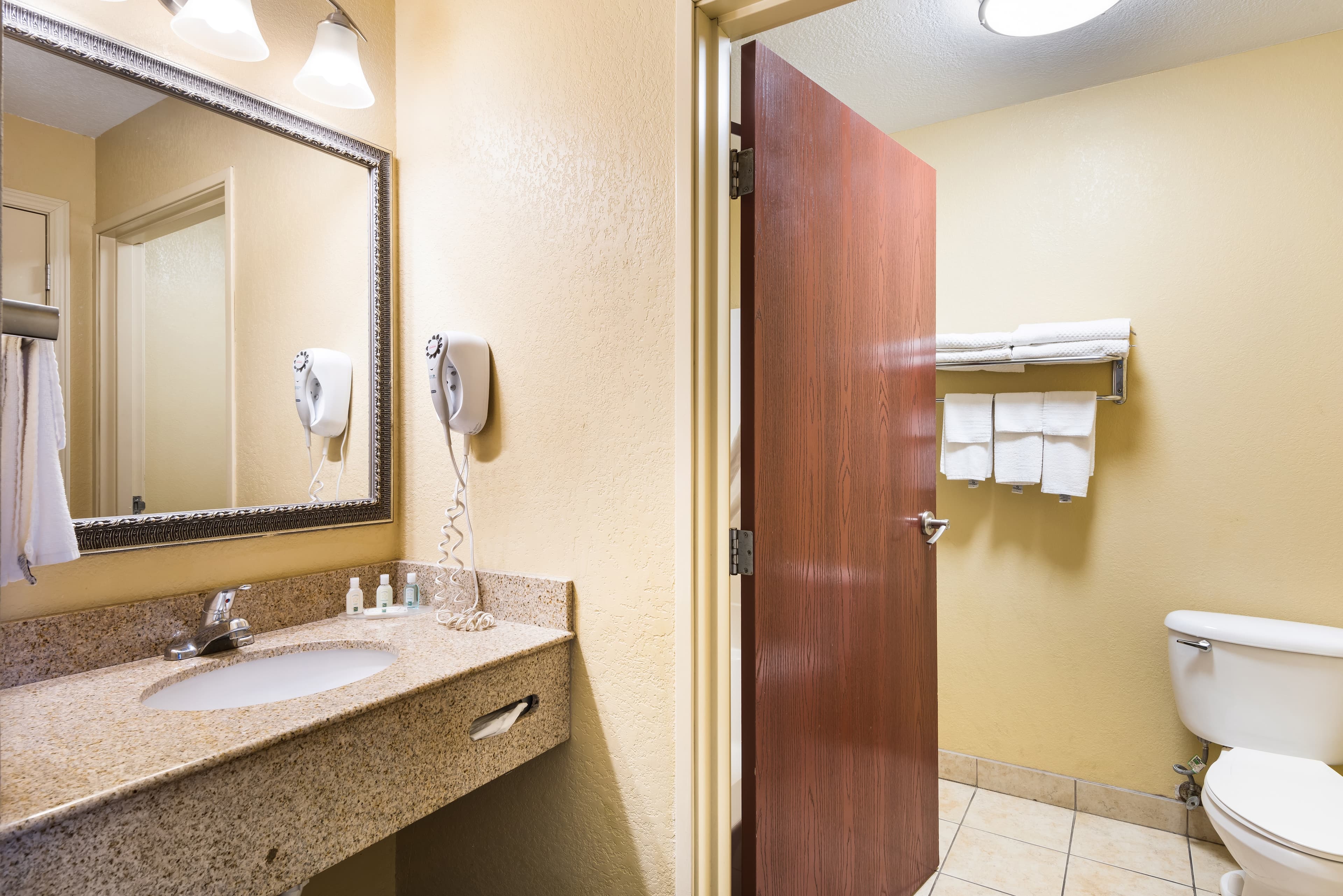 Quality Inn Des Moines North — 9