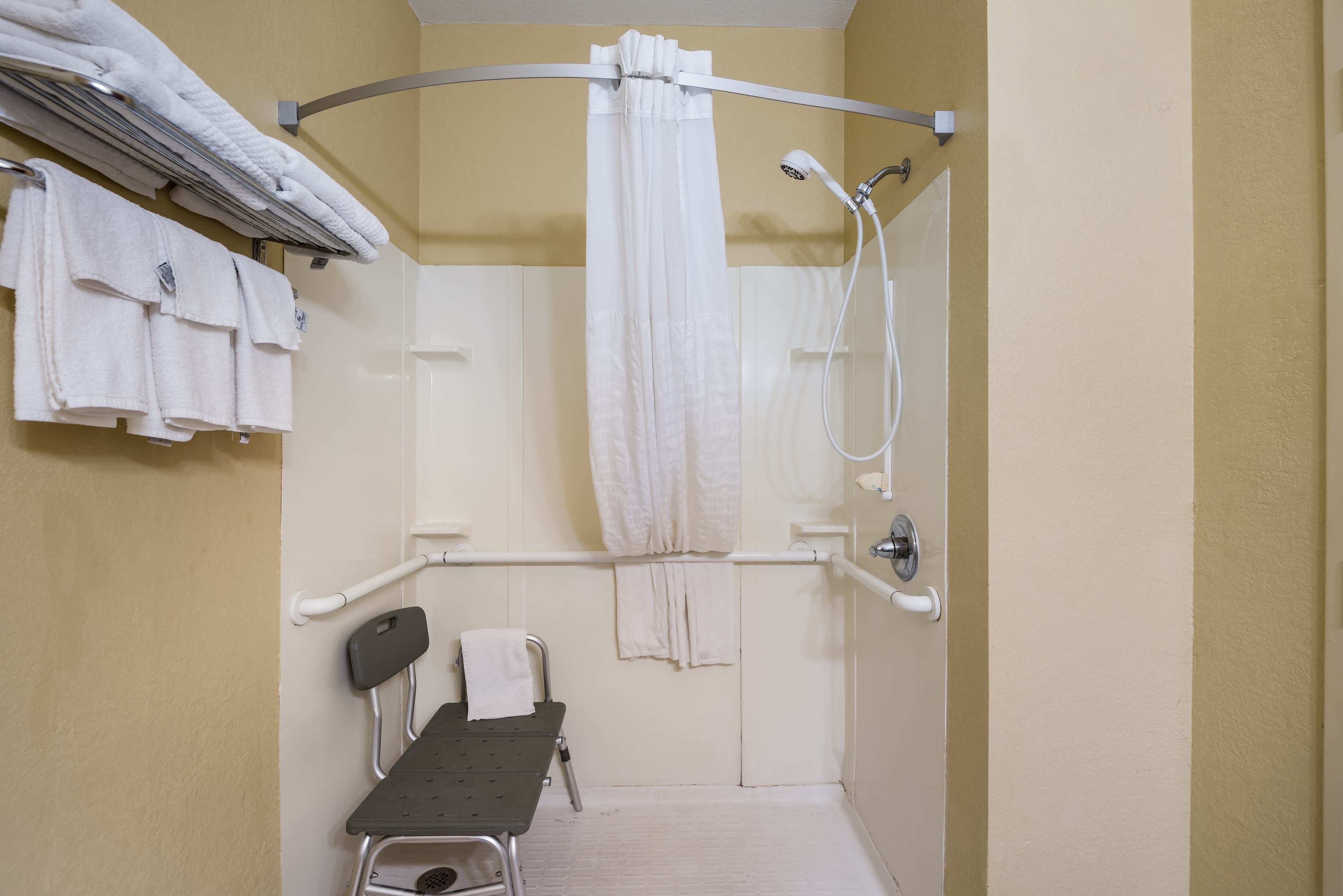 Quality Inn Des Moines North - Image 4