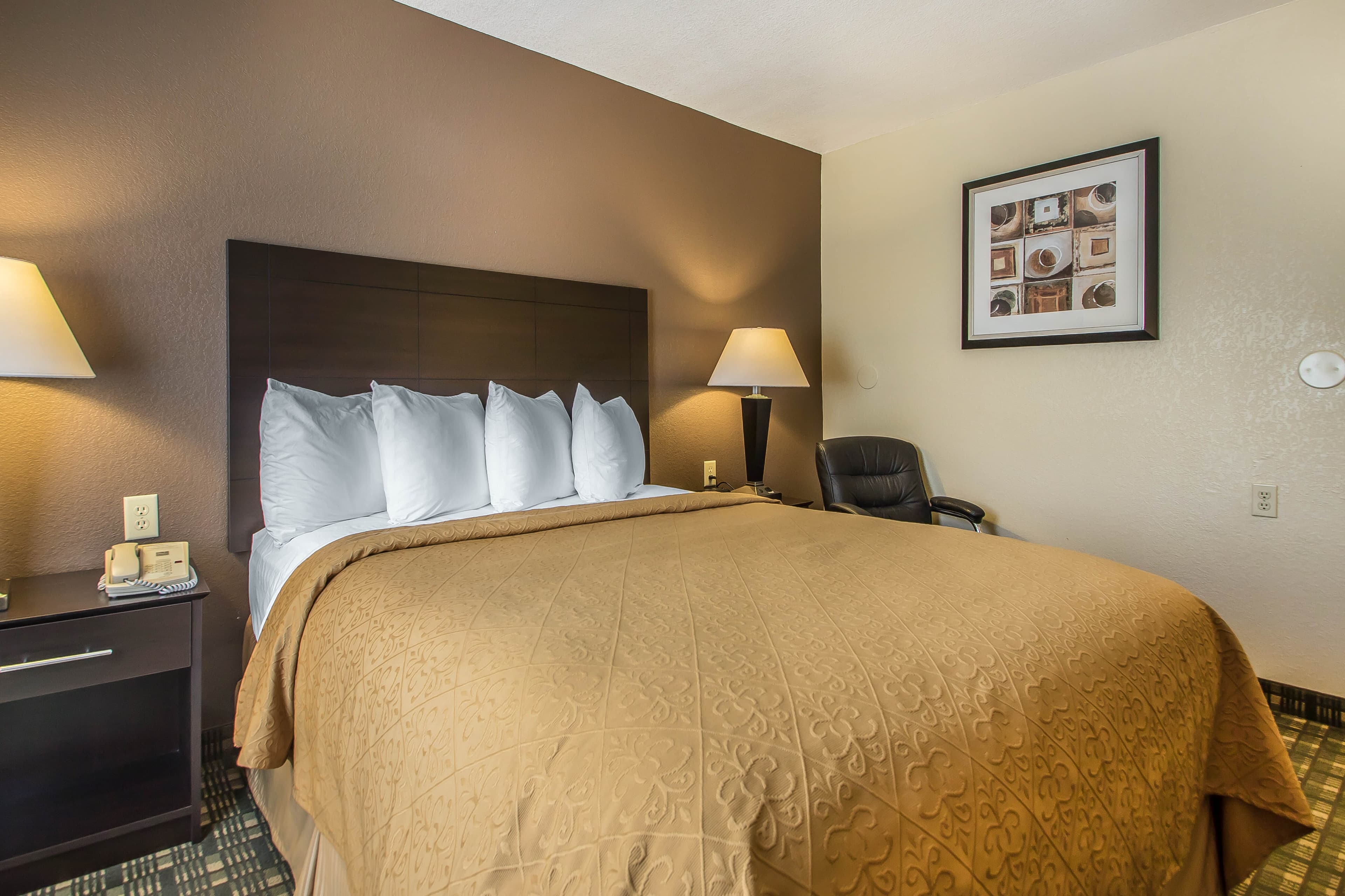 Quality Inn & Suites Decorah - Image 2