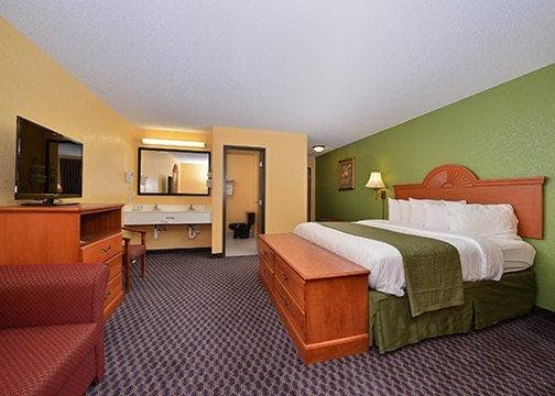 Quality Inn & Suites Grinnell near University — 3
