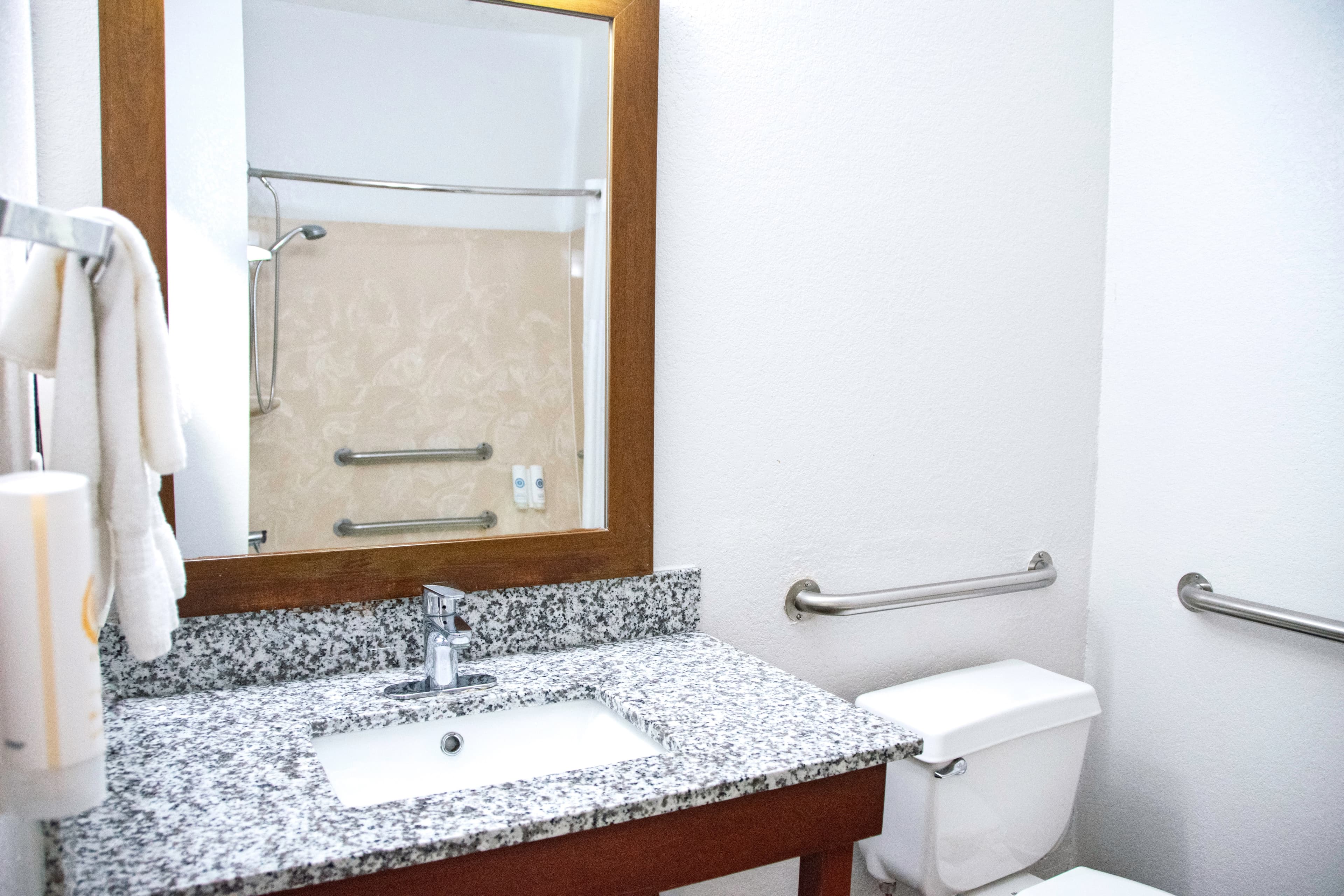 Comfort Inn & Suites Coralville - Iowa City near Iowa River Landing — 6