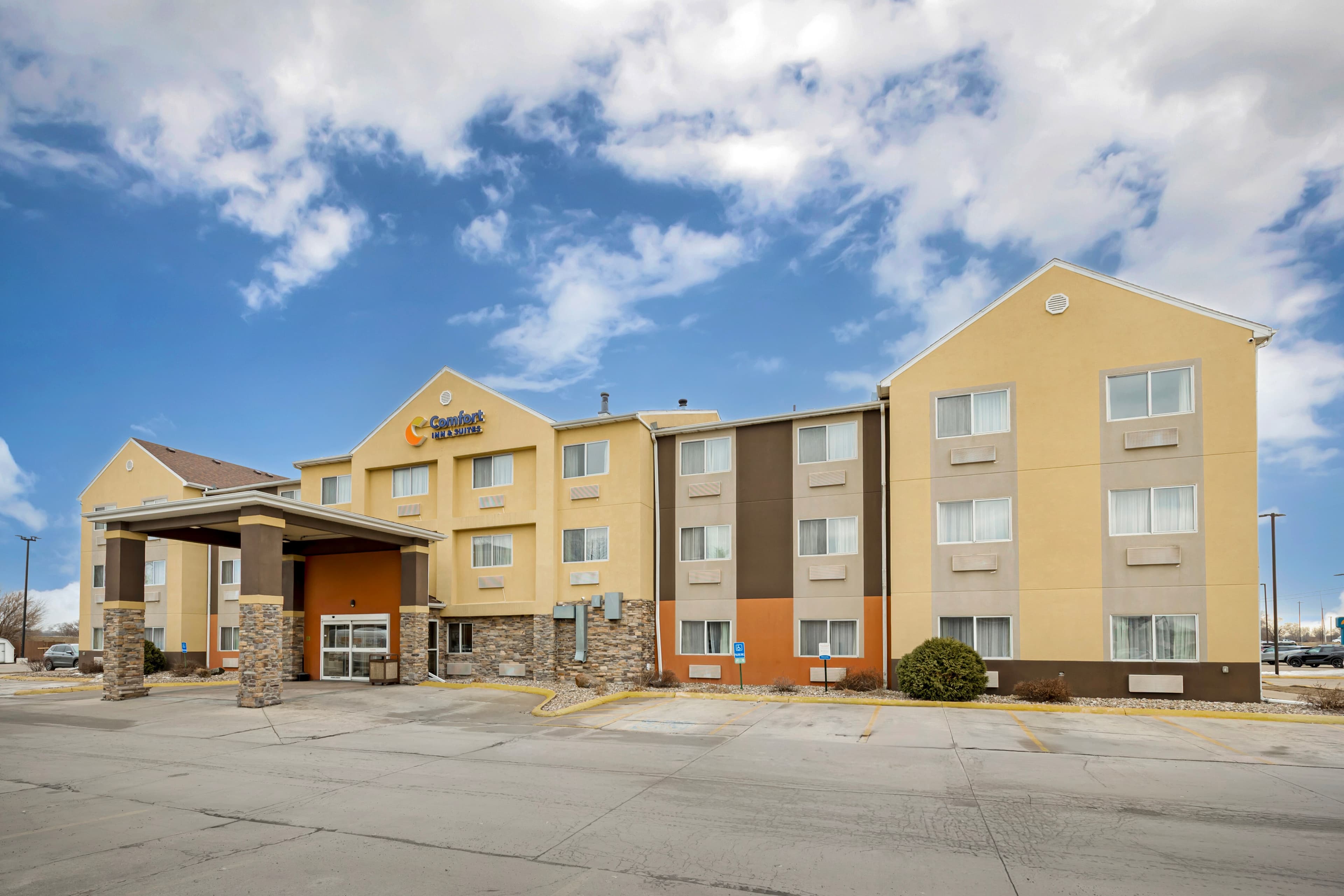 Comfort Inn & Suites Waterloo - Cedar Falls - Image 1