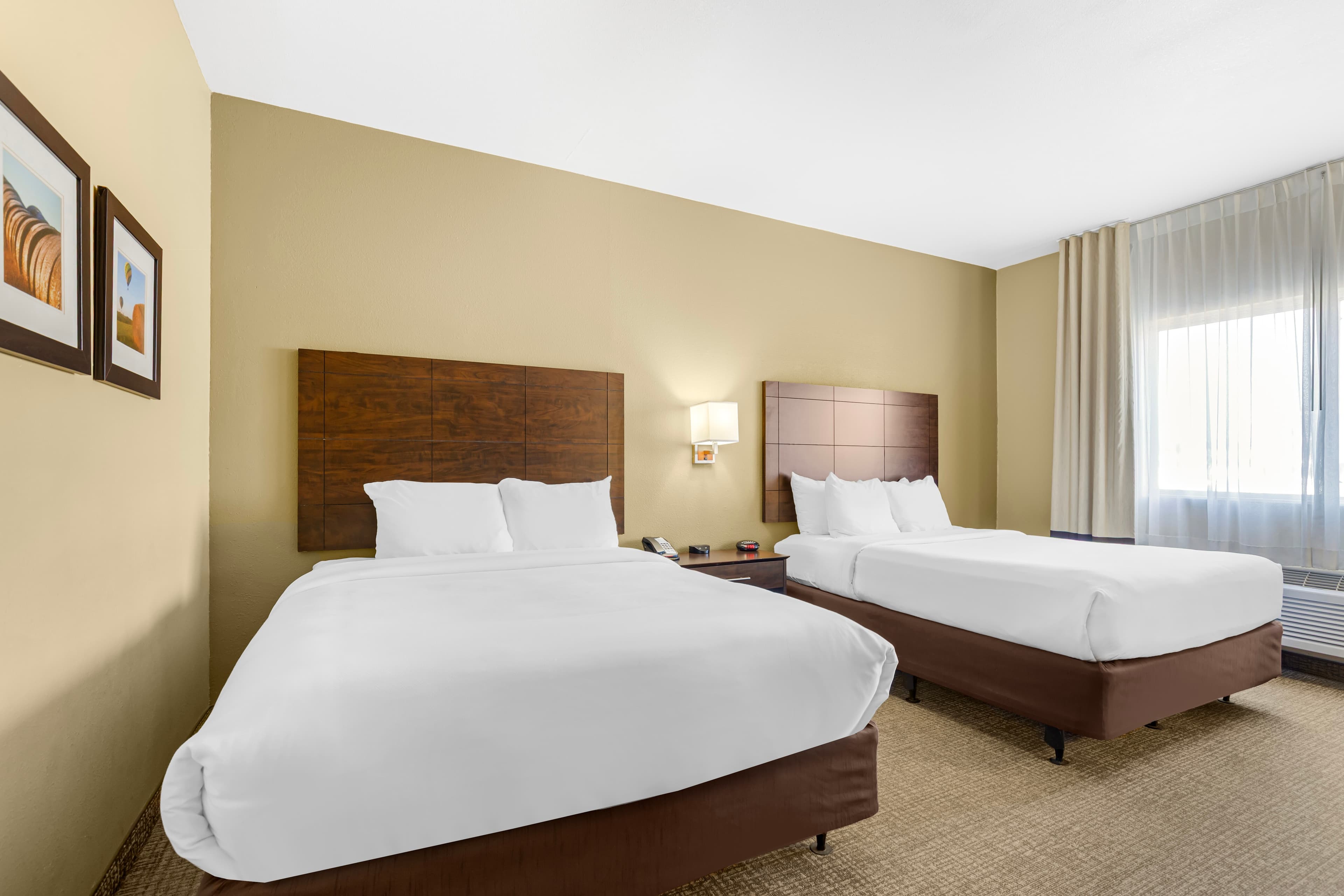 Comfort Inn & Suites Waterloo - Cedar Falls - Image 2