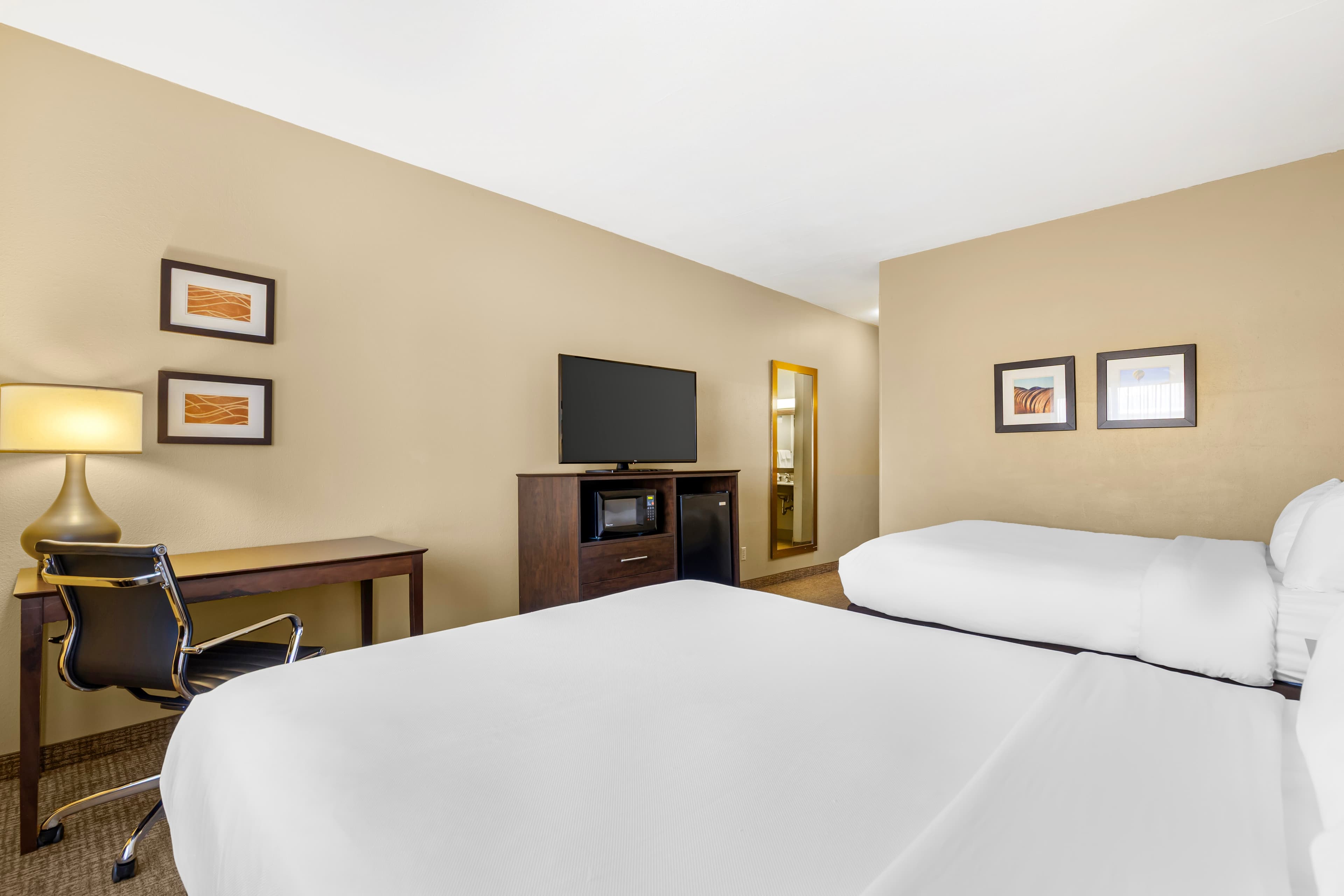 Comfort Inn & Suites Waterloo - Cedar Falls - Image 4