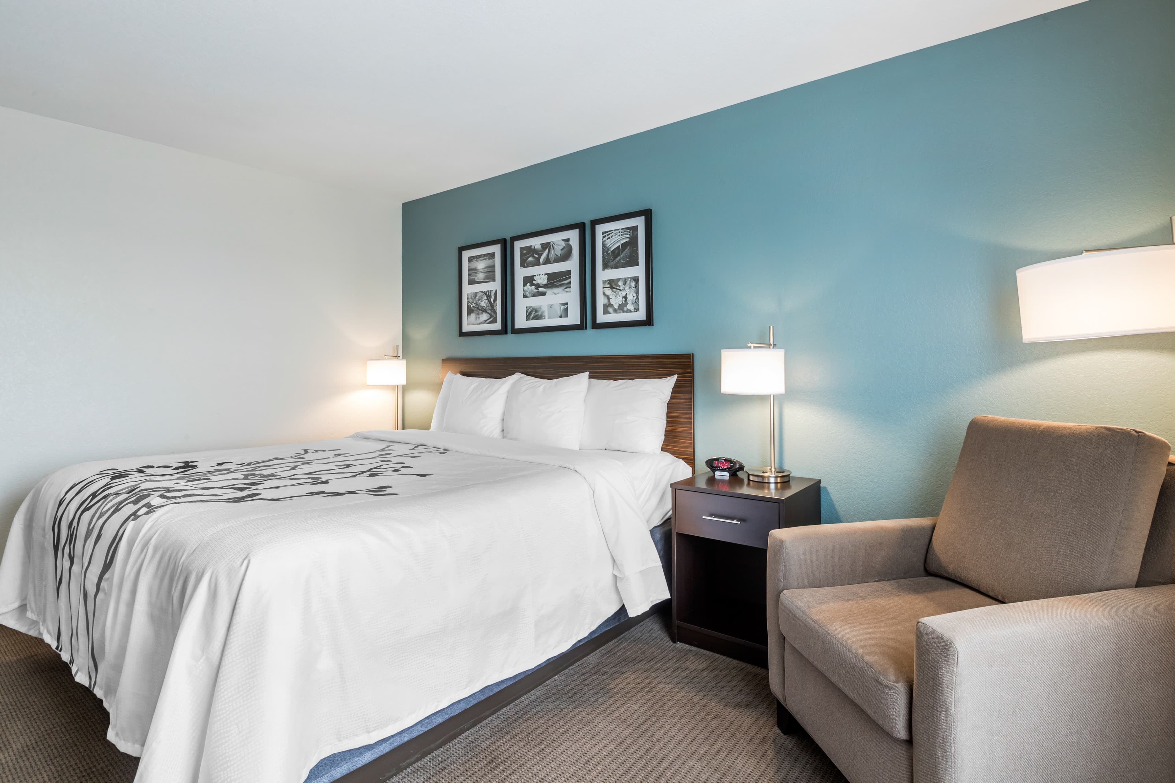 Sleep Inn & Suites West Des Moines near Jordan Creek — 12