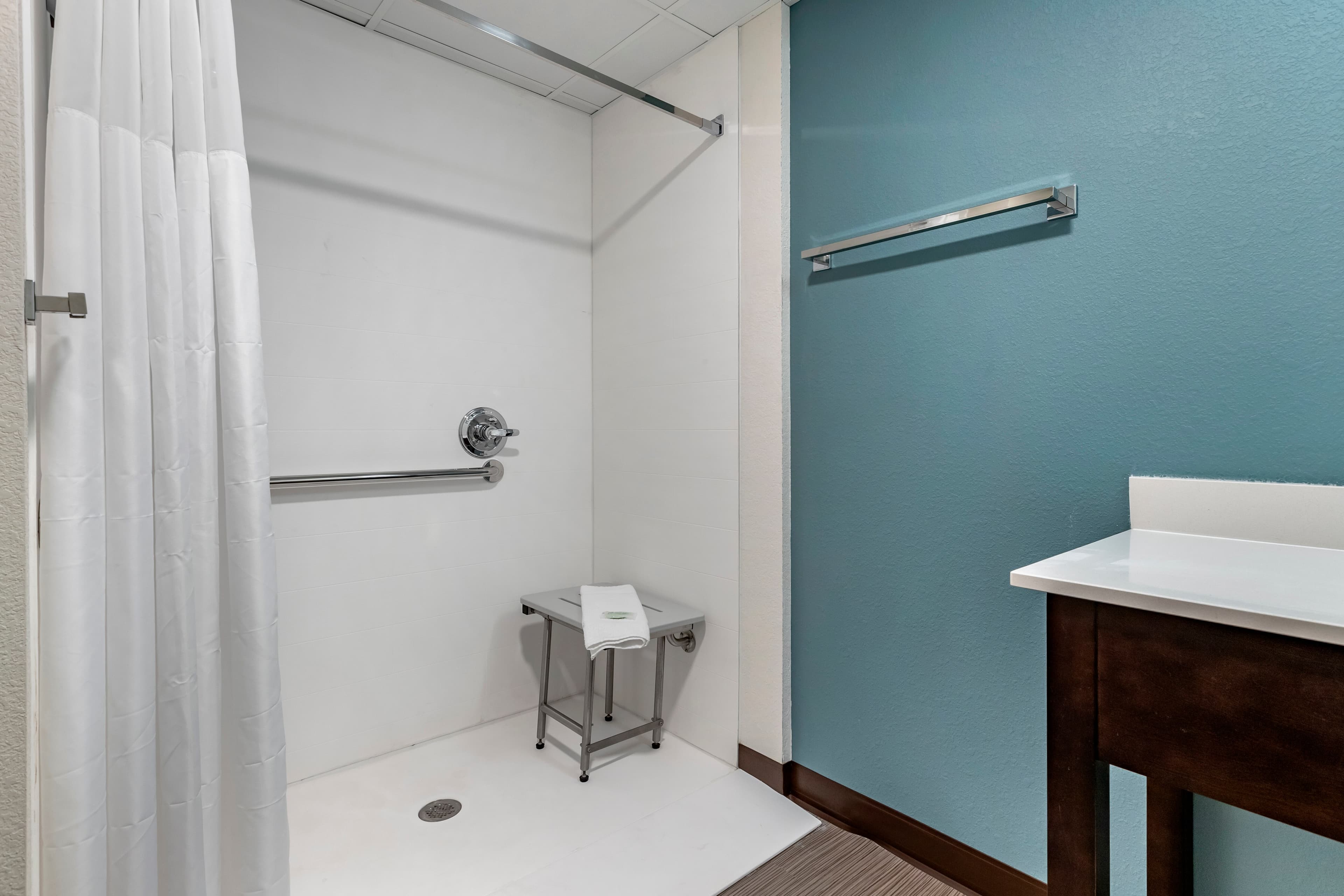 Sleep Inn Waukee-West Des Moines - Image 5
