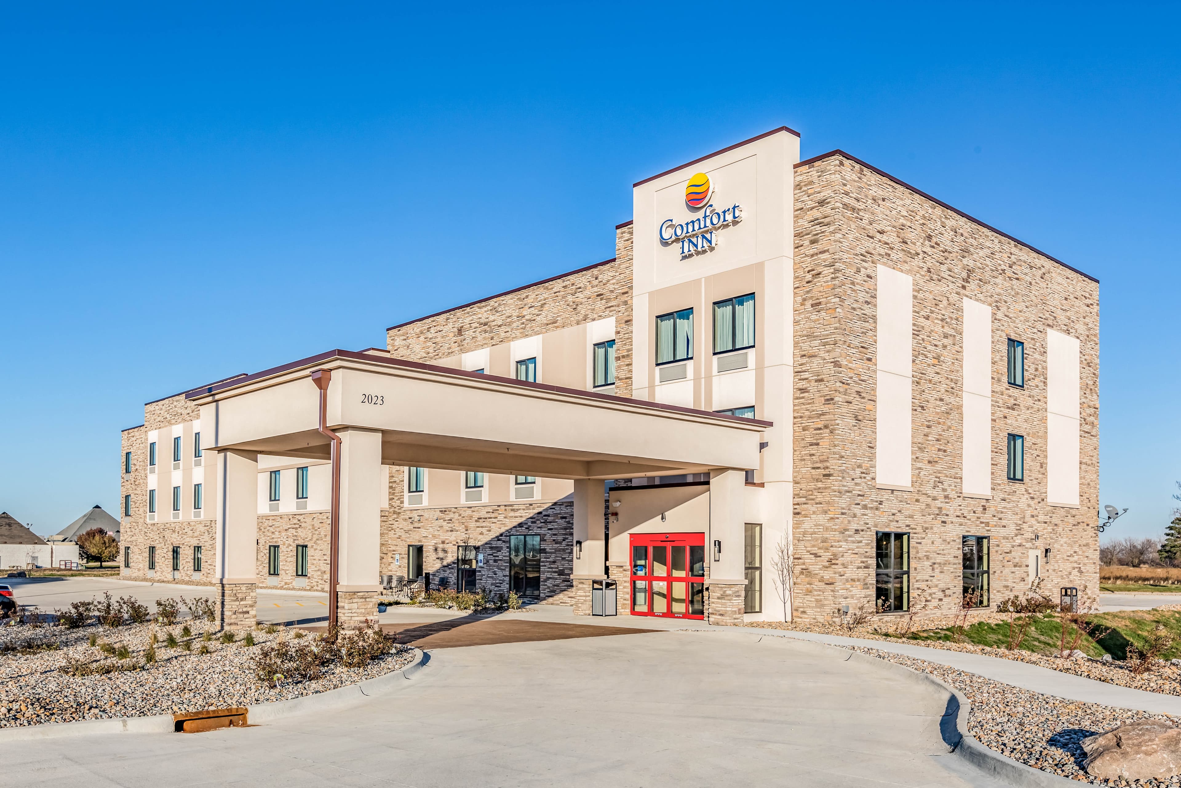 Comfort Inn Altoona-Des Moines - Image 1