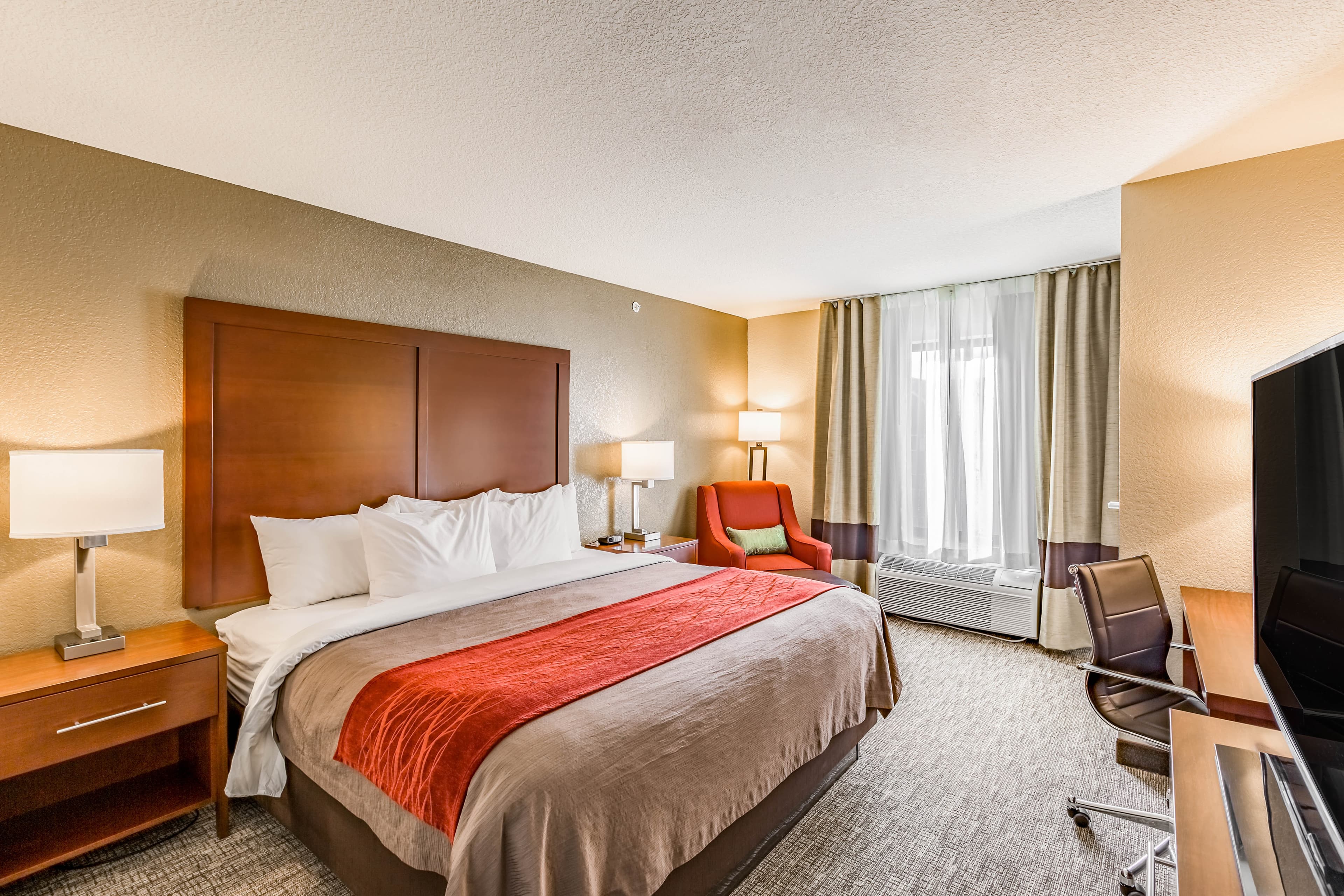 Comfort Inn Altoona-Des Moines - Image 2
