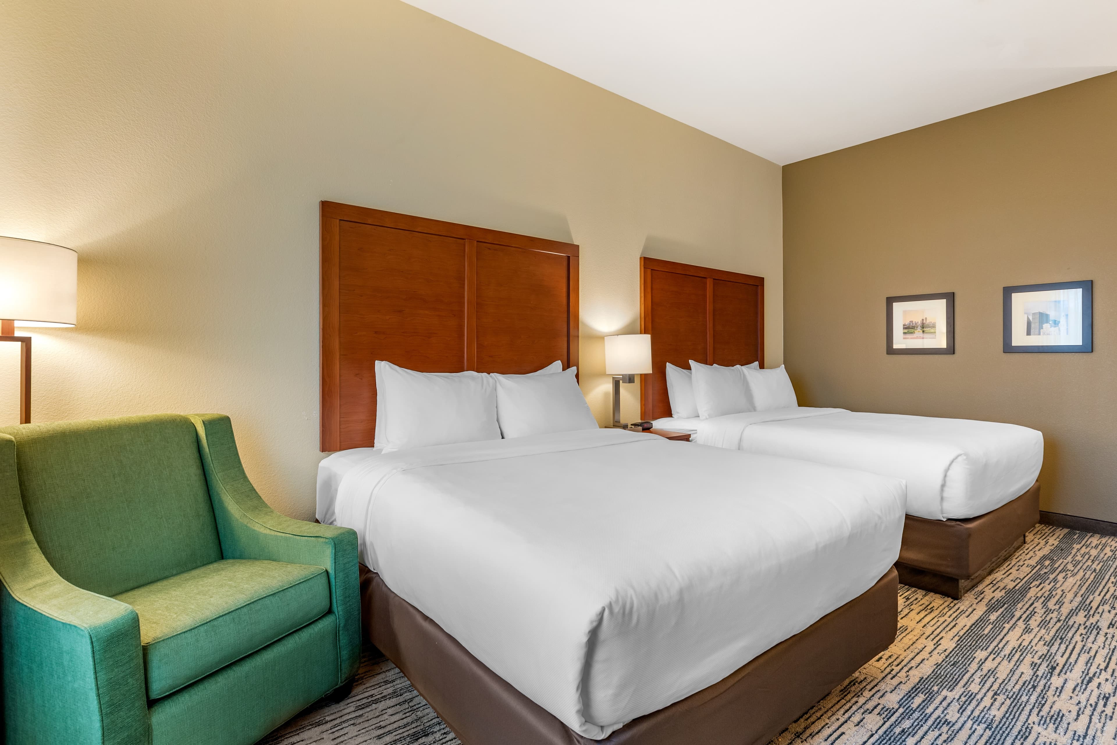 Comfort Inn & Suites West Des Moines — 8