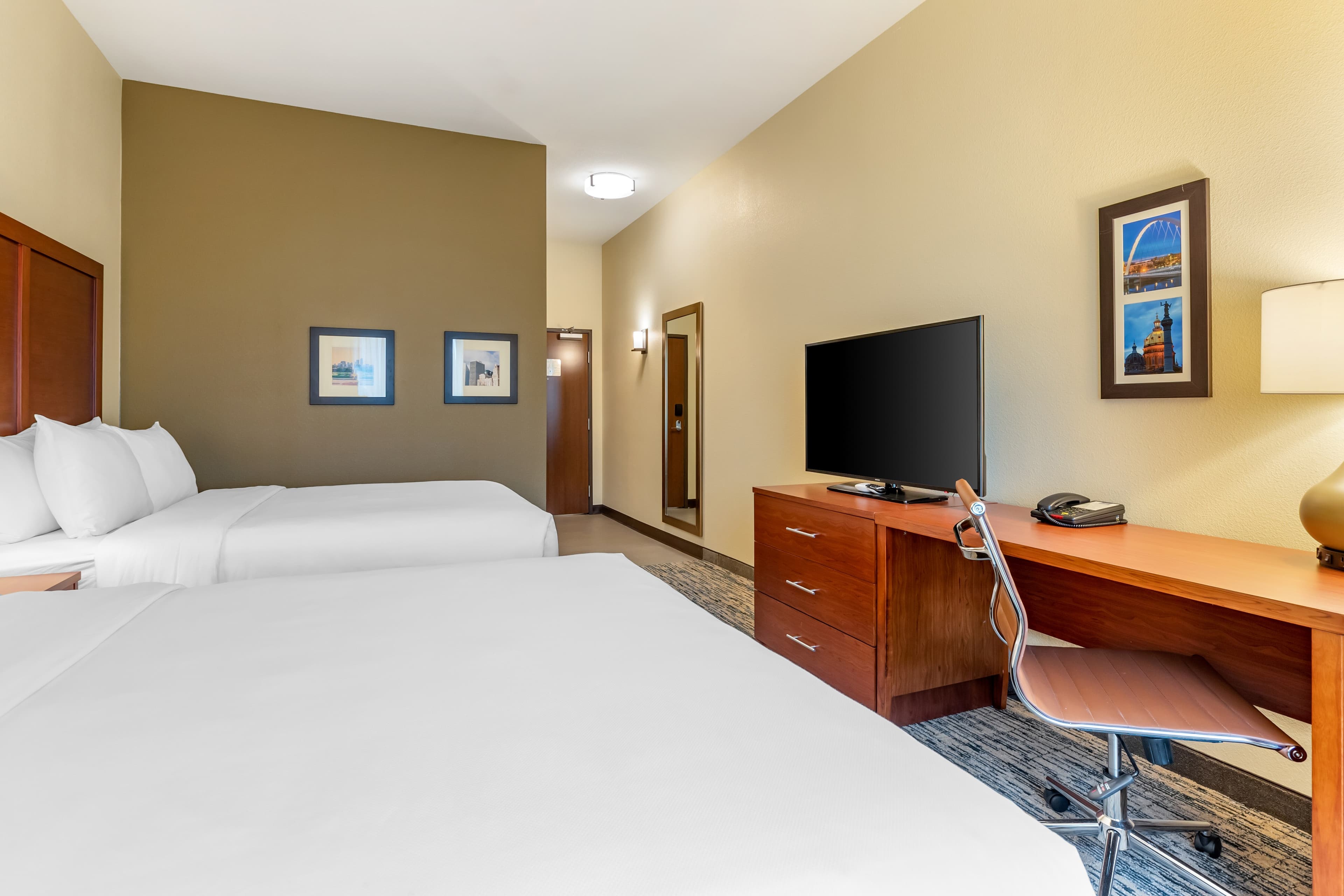 Comfort Inn & Suites West Des Moines — 9