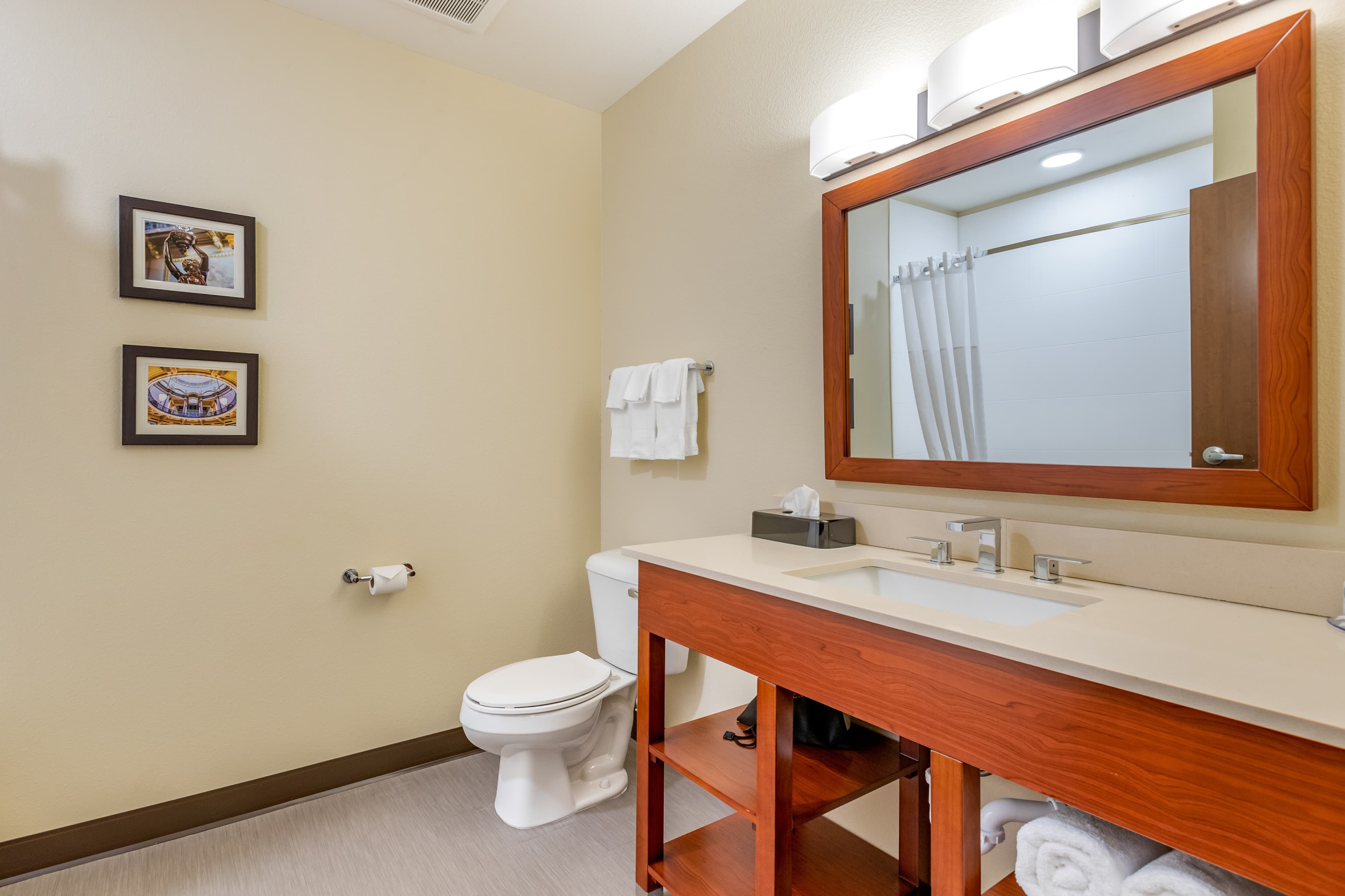 Comfort Inn & Suites West Des Moines — 19