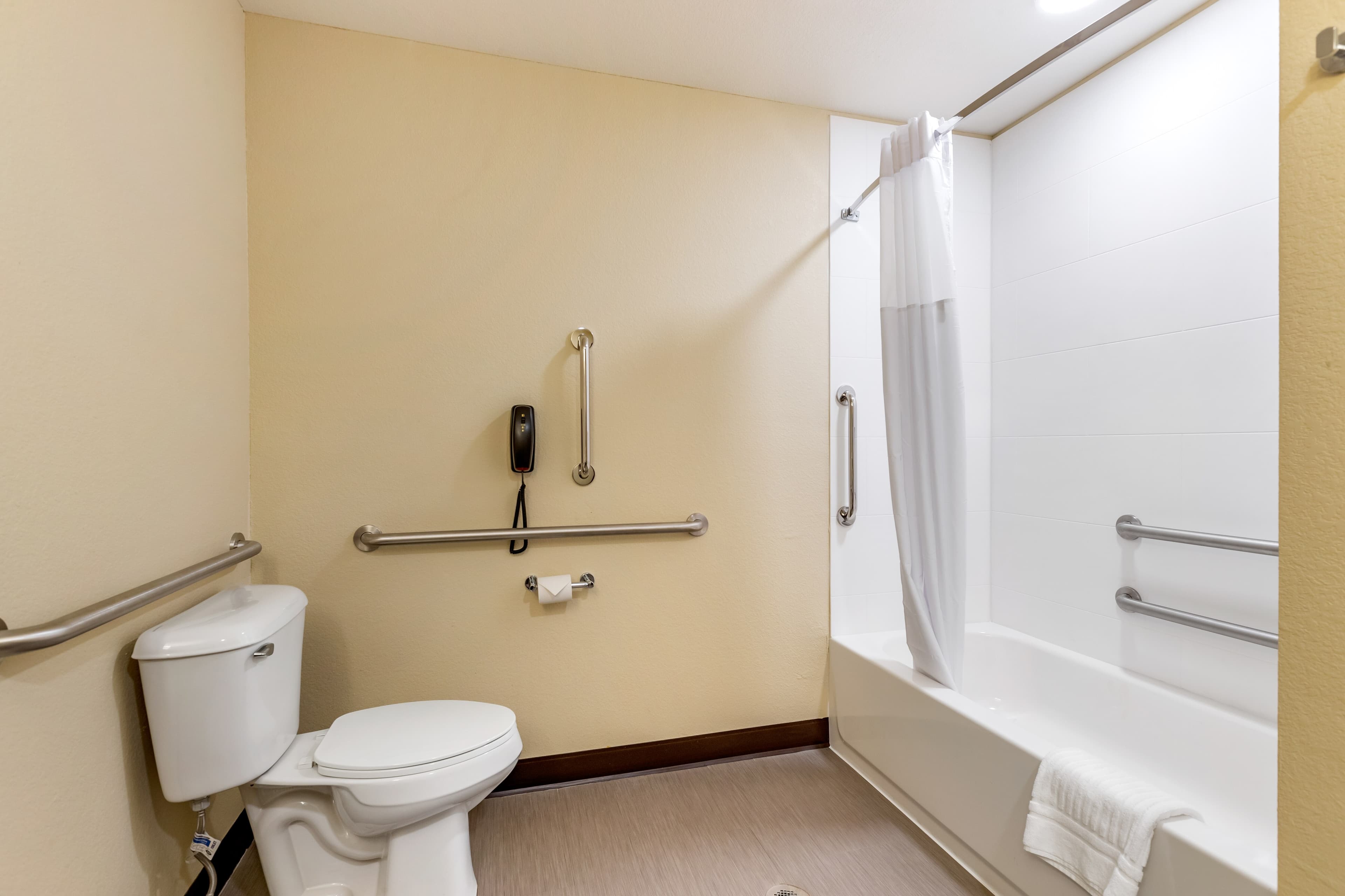 Comfort Inn & Suites West Des Moines — 24