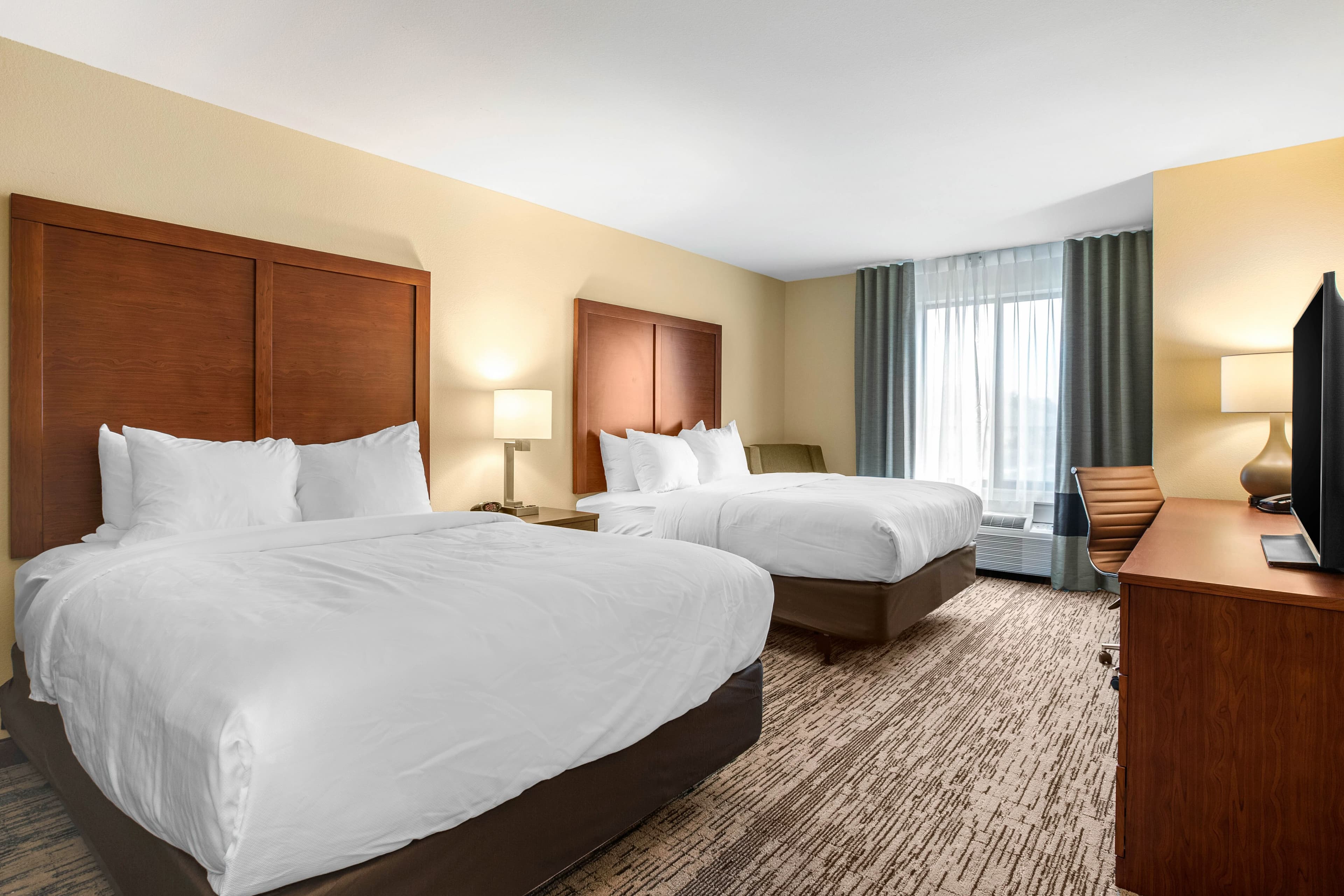 Comfort Inn & Suites Ames near ISU Campus — 8