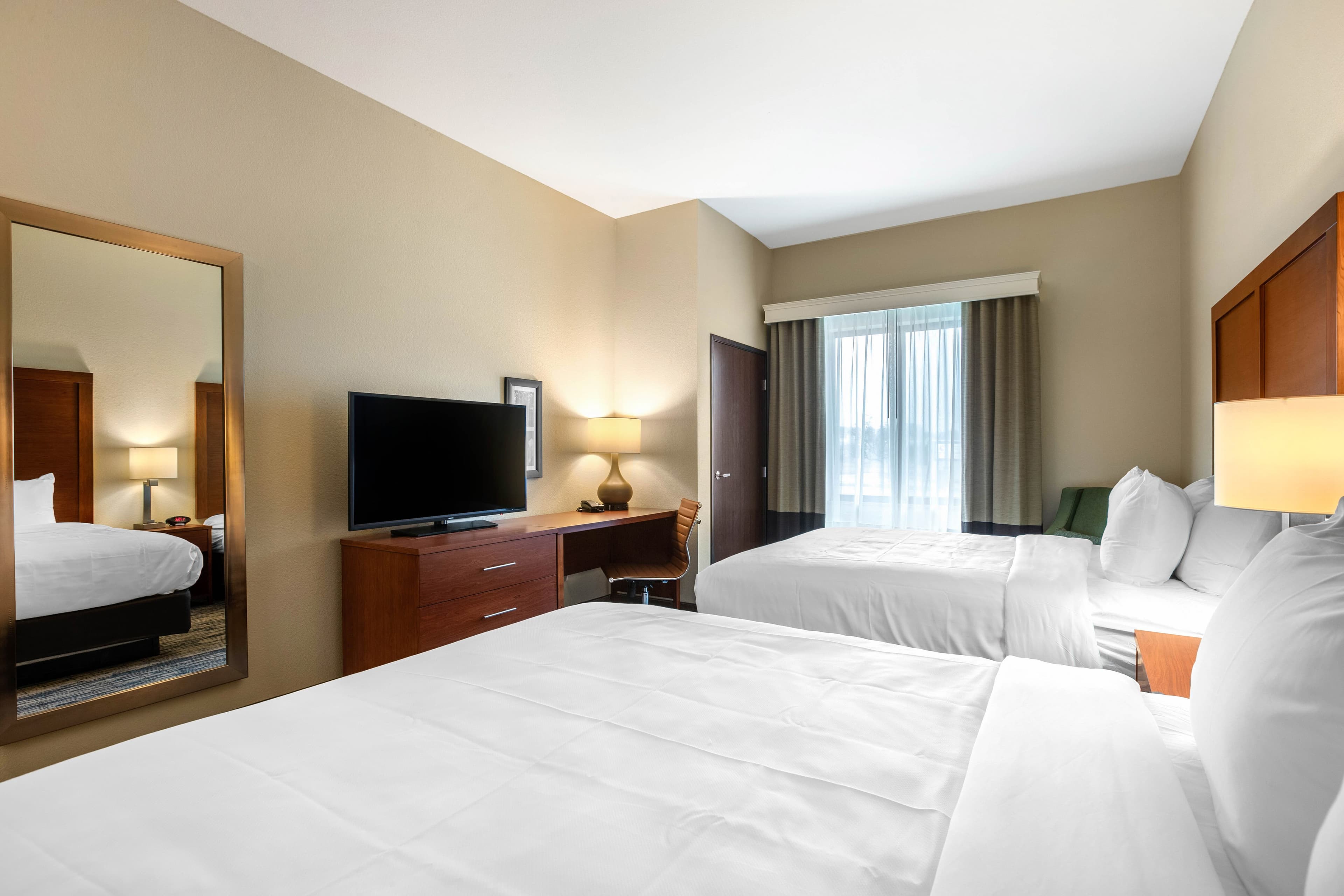 Comfort Inn & Suites Ames near ISU Campus — 6