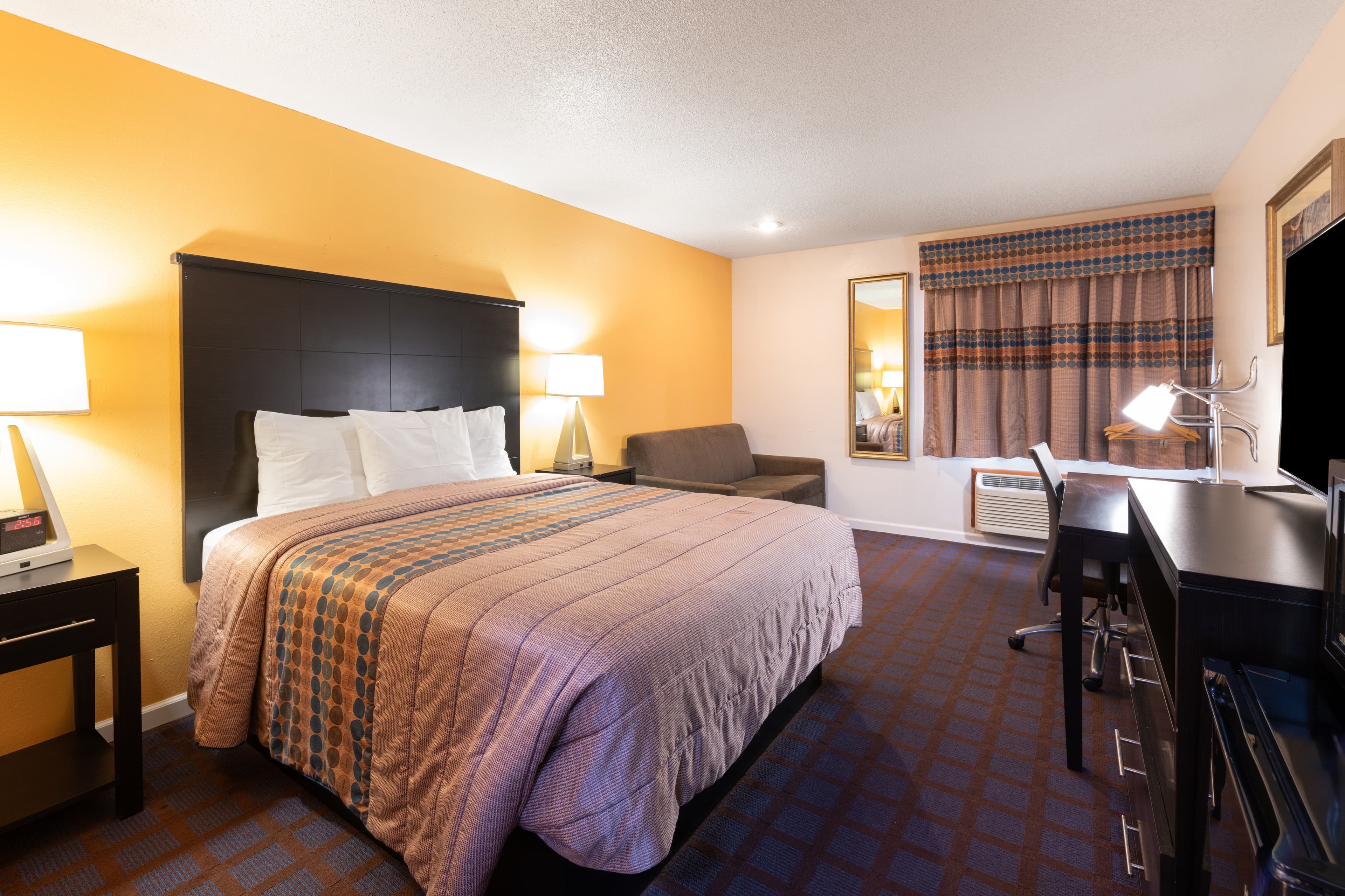 Rodeway Inn Red Oak - Image 2