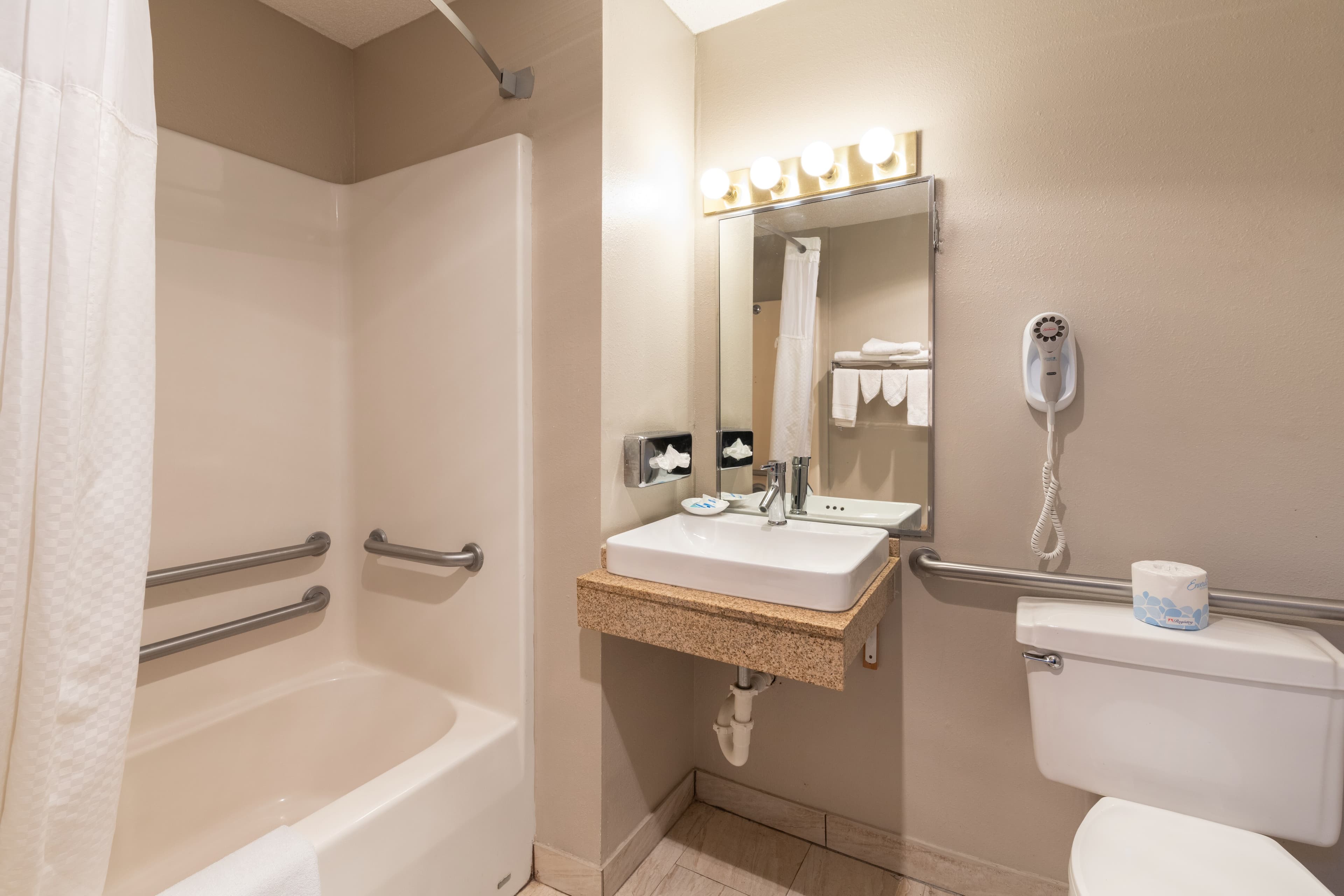 Rodeway Inn Red Oak - Image 5