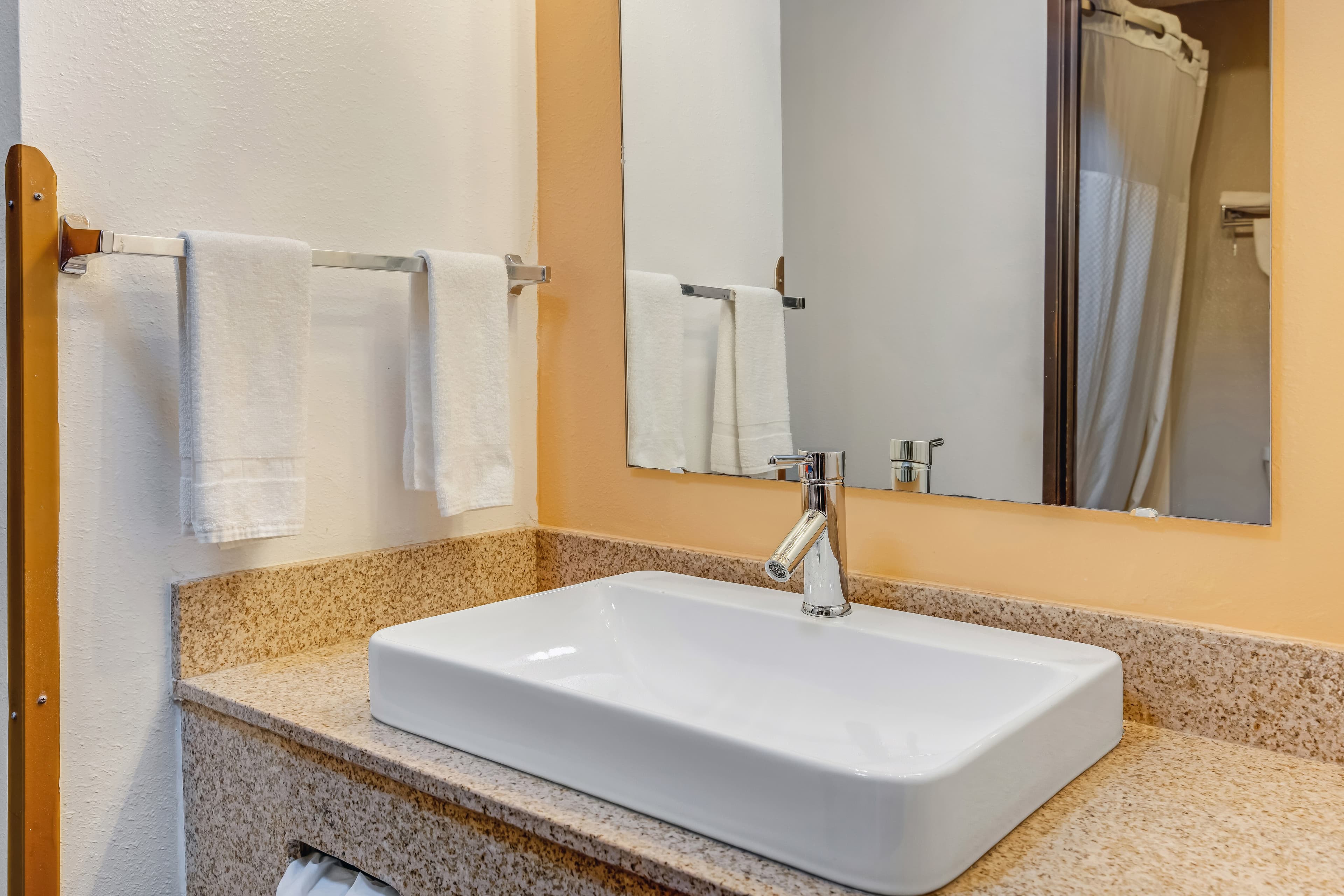 Rodeway Inn Red Oak — 10