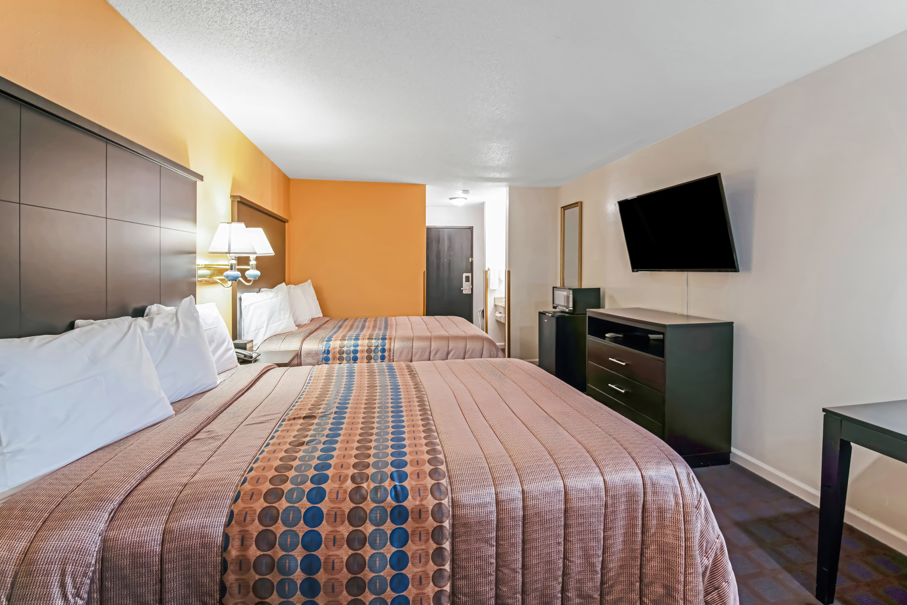 Rodeway Inn Red Oak — 12