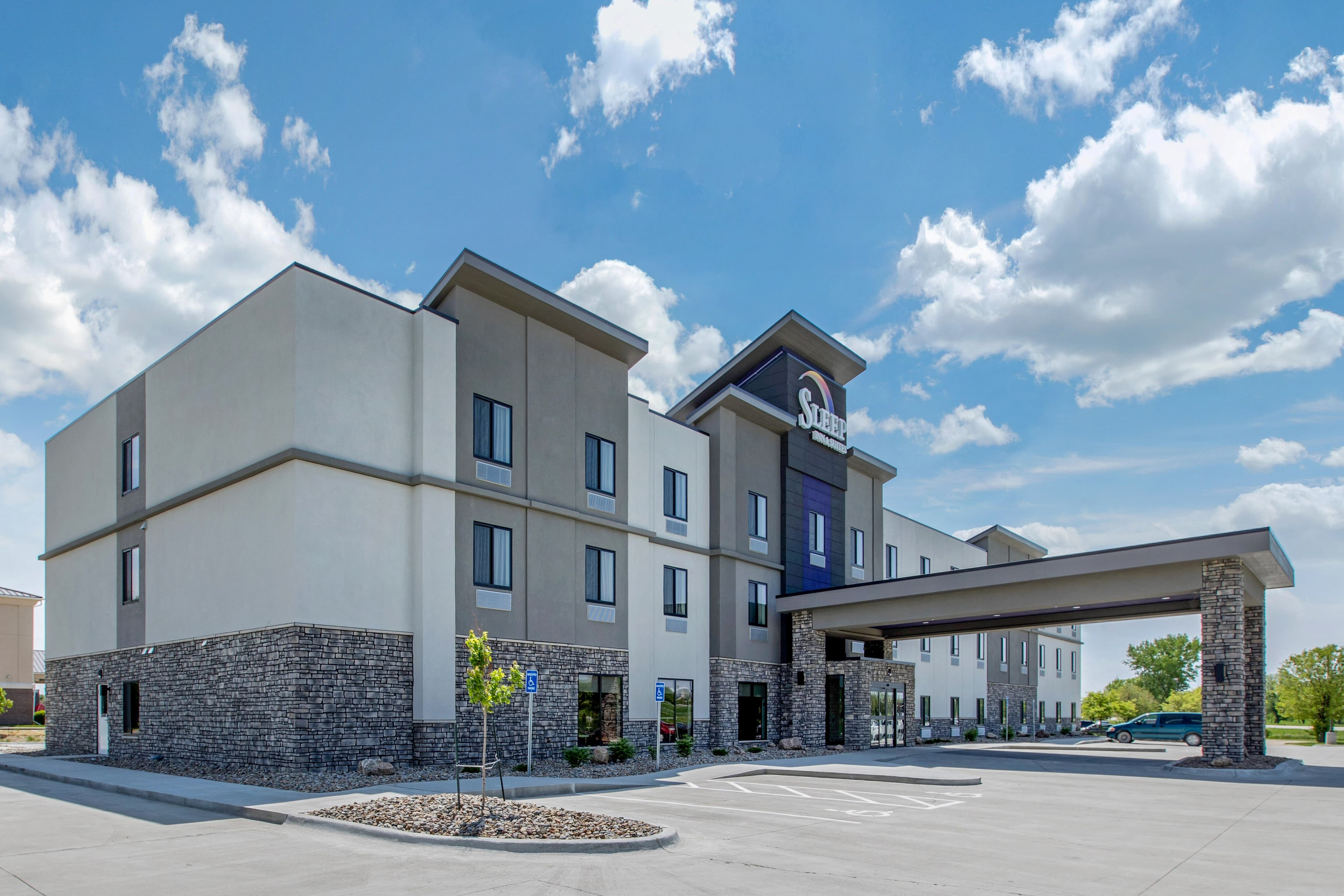 Sleep Inn & Suites Ankeny - Des Moines - Image 1
