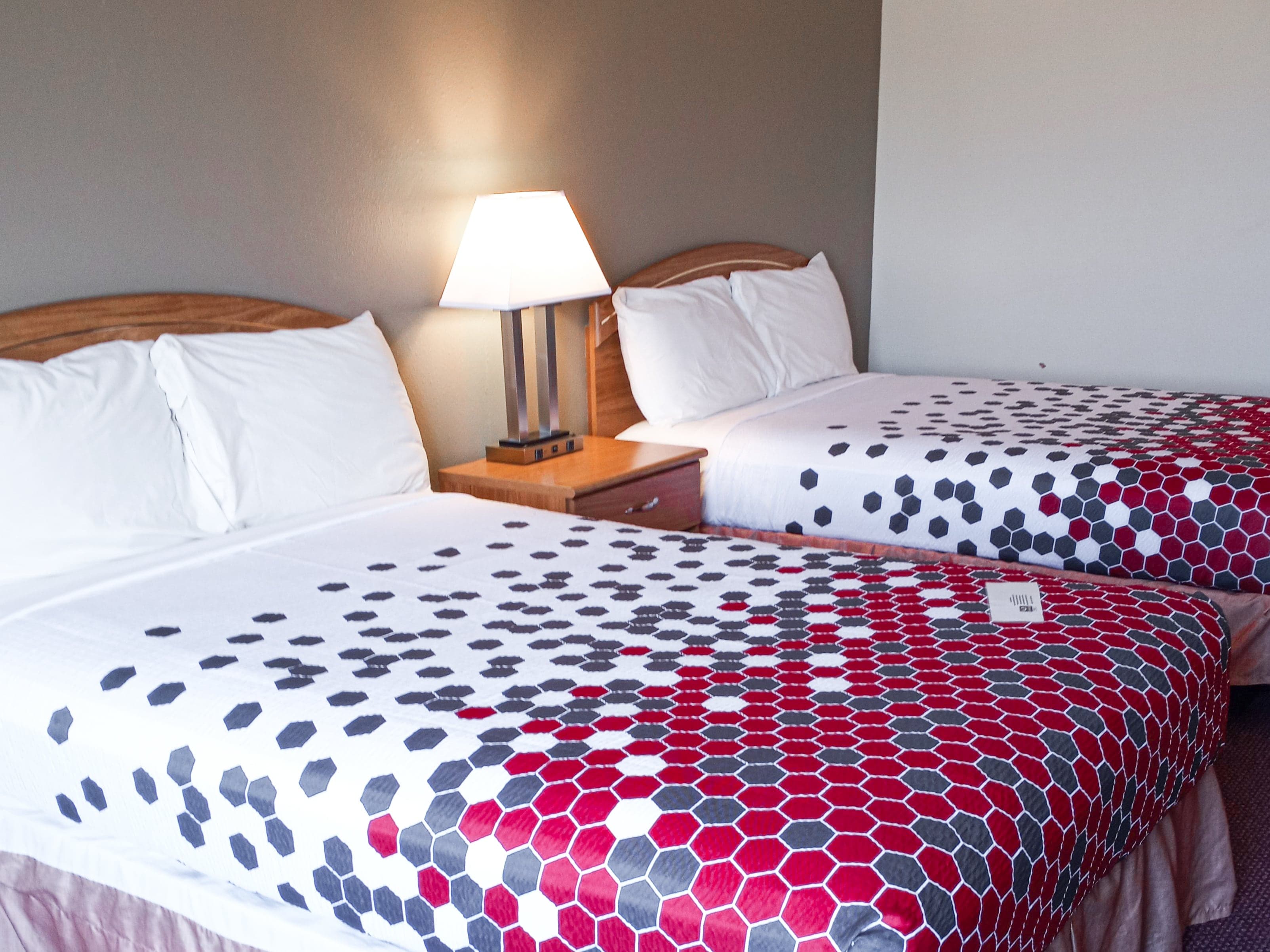 Econo Lodge Maquoketa — 8