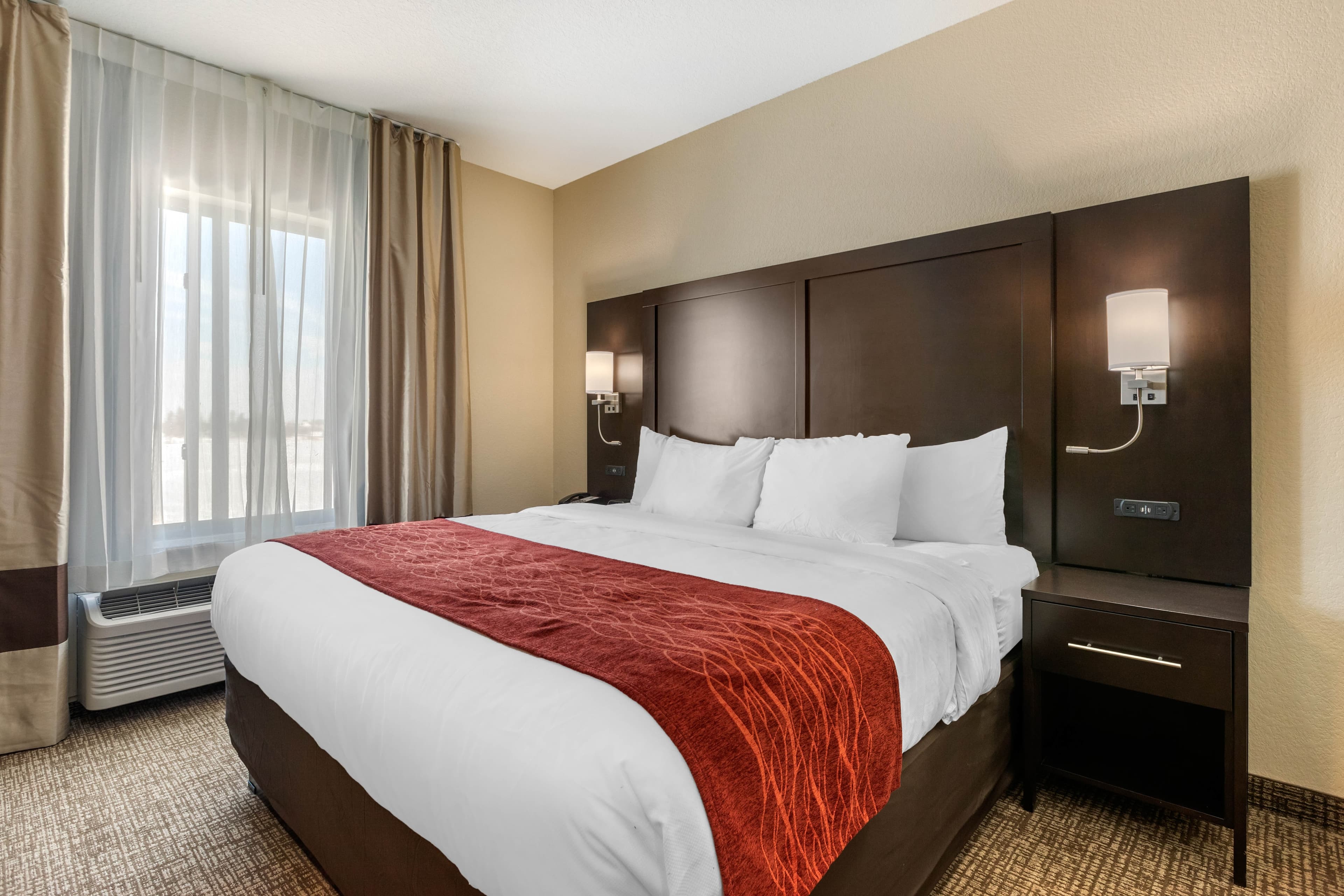 Comfort Inn & Suites Cedar Rapids CID Eastern Iowa Airport — 51