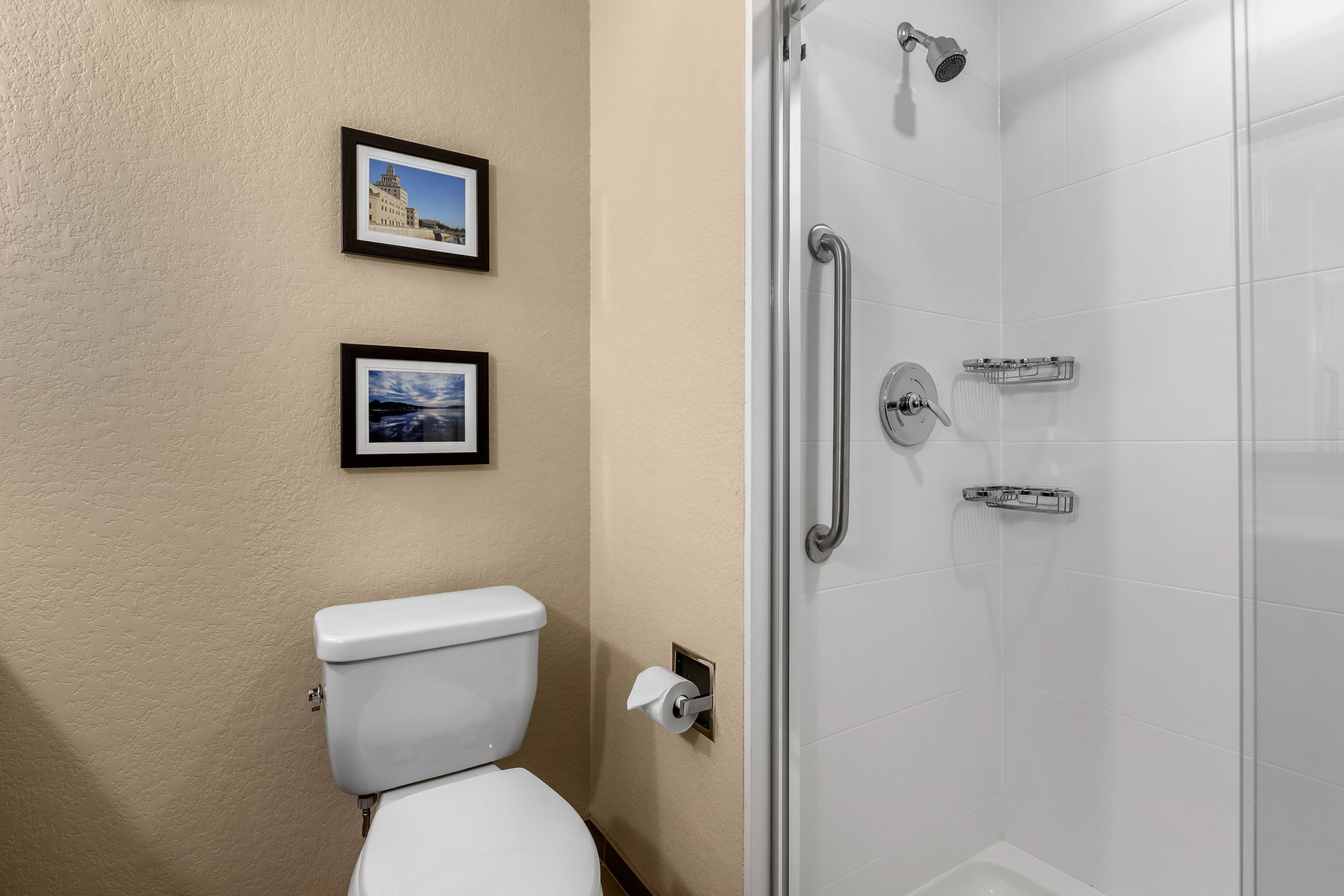 Comfort Inn & Suites Cedar Rapids CID Eastern Iowa Airport — 6