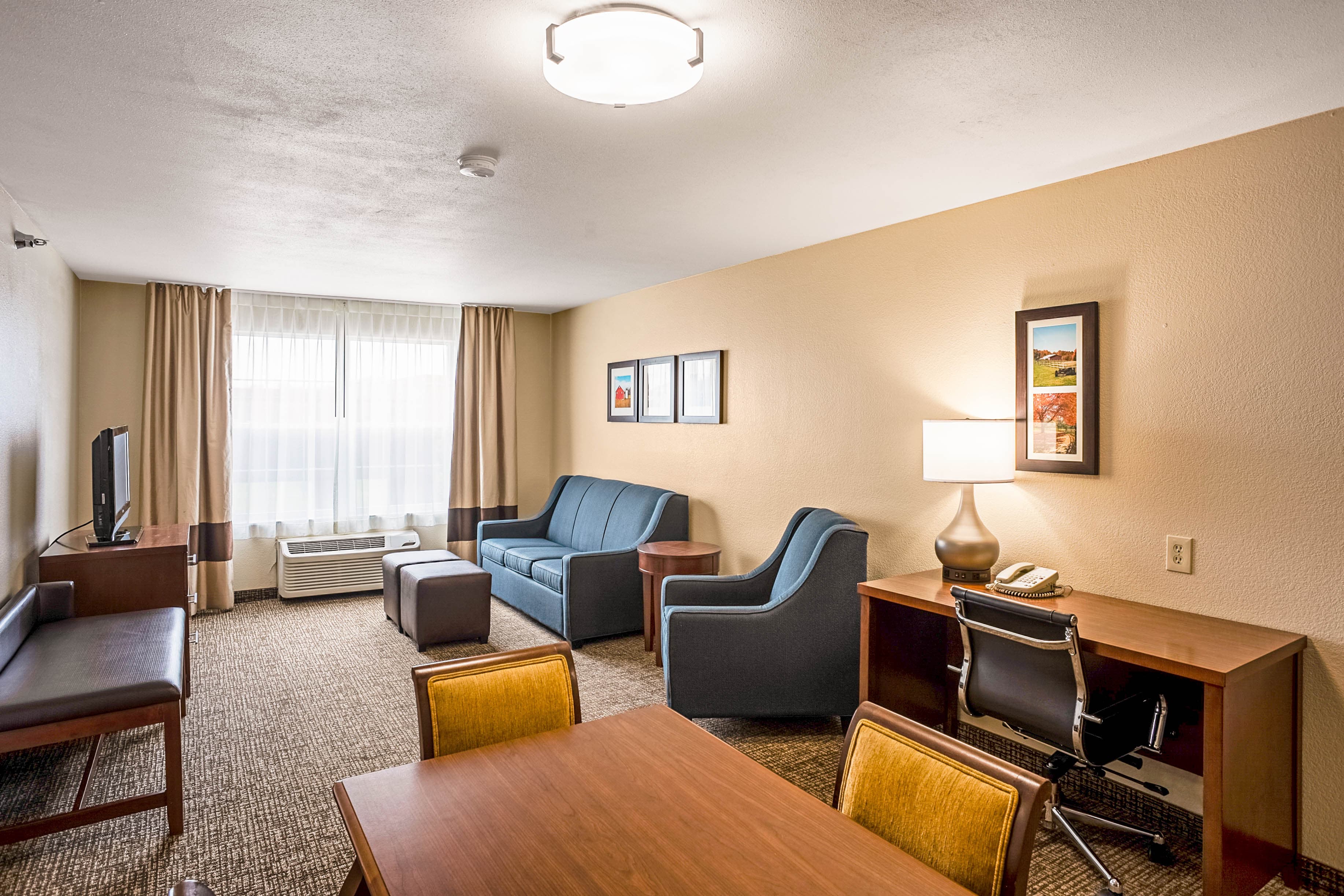 Comfort Inn & Suites Independence - Image 2
