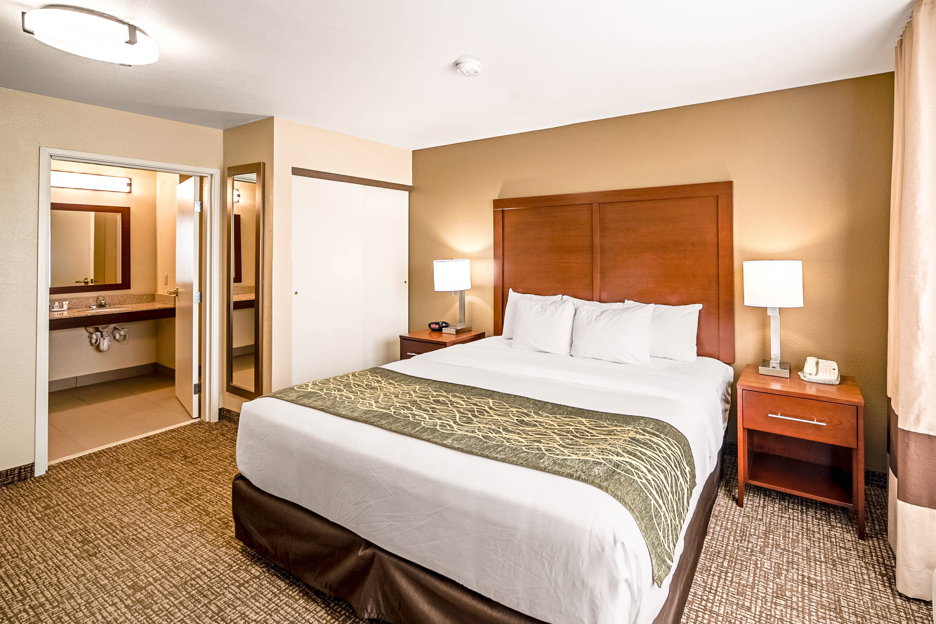 Comfort Inn & Suites Independence - Image 4