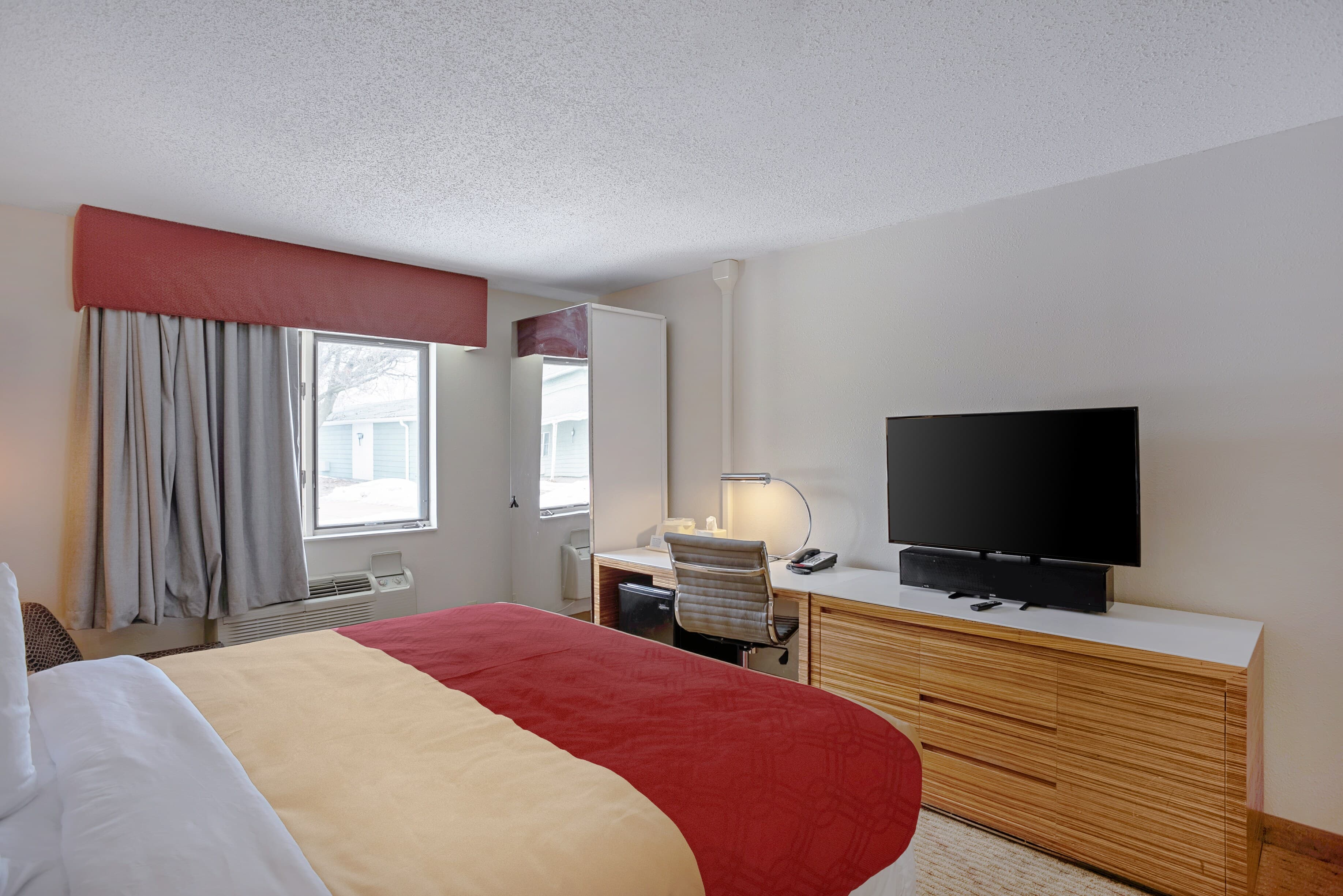 Quality Inn Frontier at U.S. Hwy 30 — 27