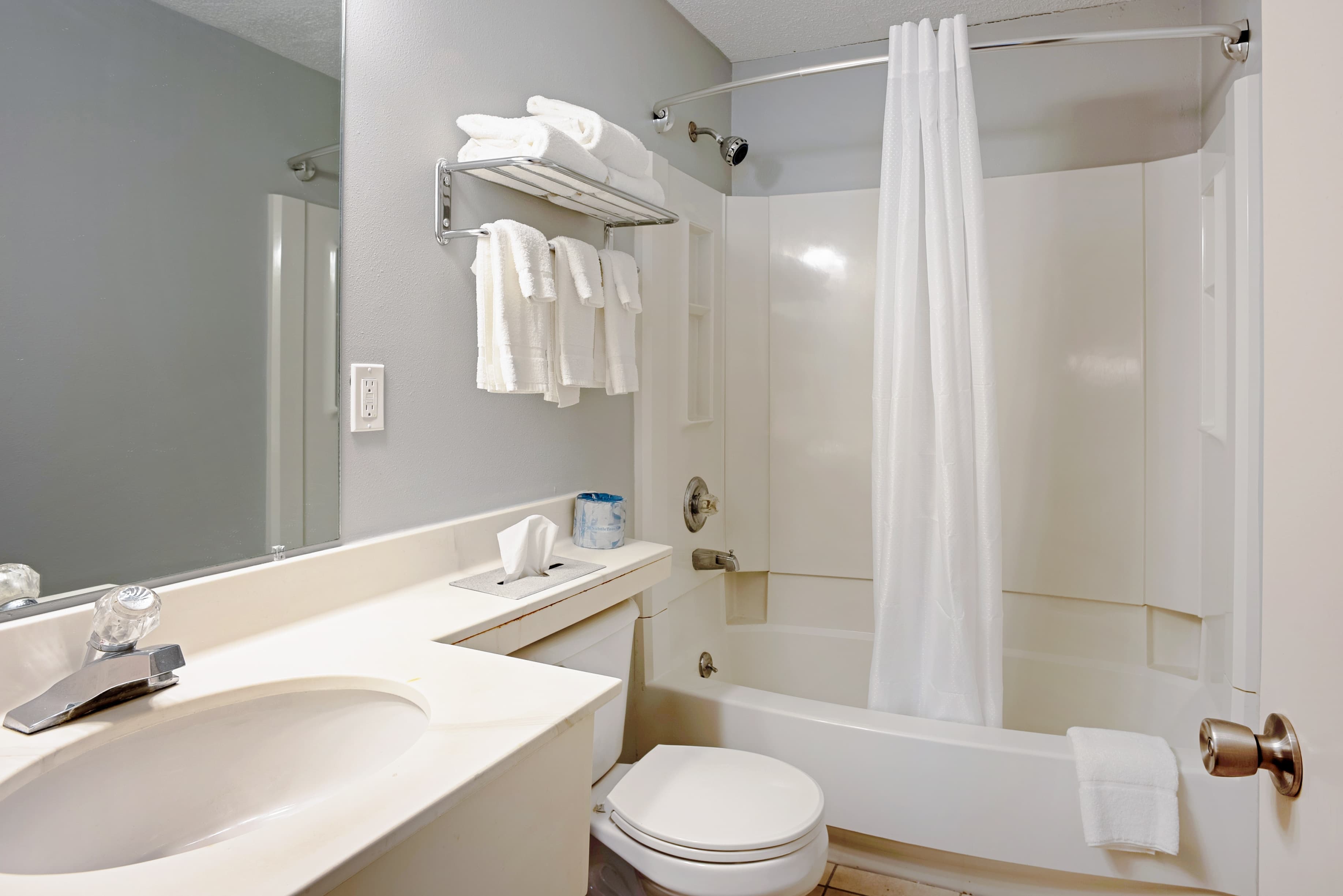 Quality Inn Frontier at U.S. Hwy 30 — 21