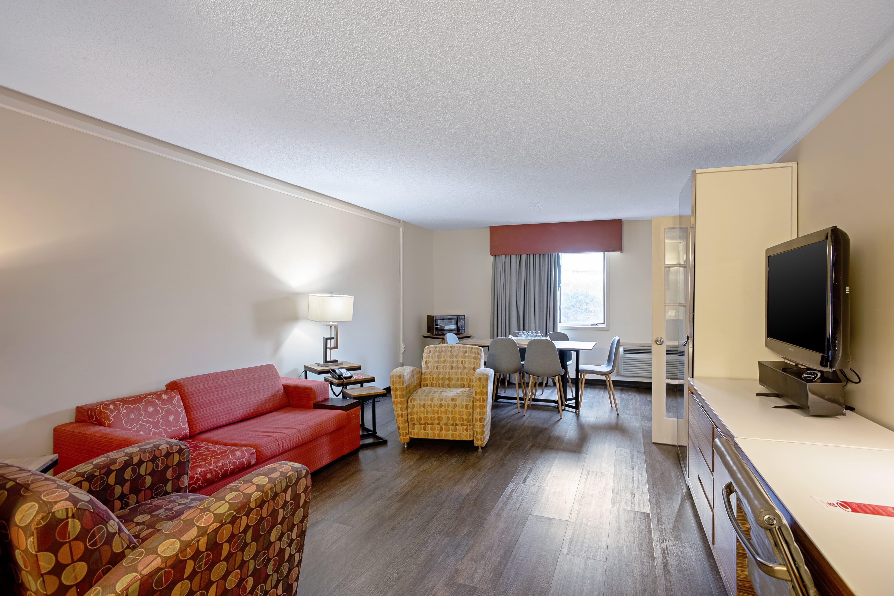 Quality Inn Frontier at U.S. Hwy 30 - Image 4