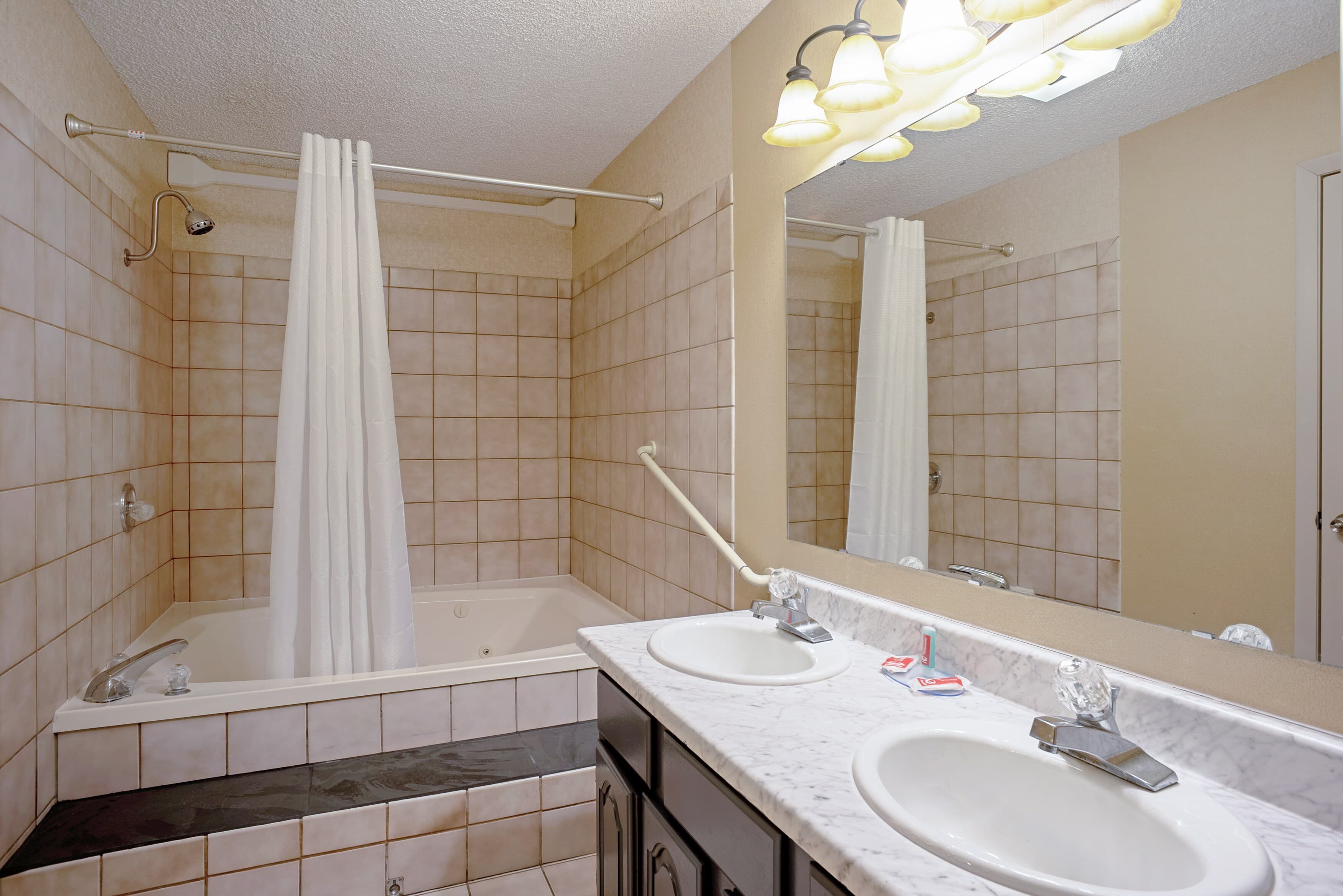 Quality Inn Frontier at U.S. Hwy 30 — 6