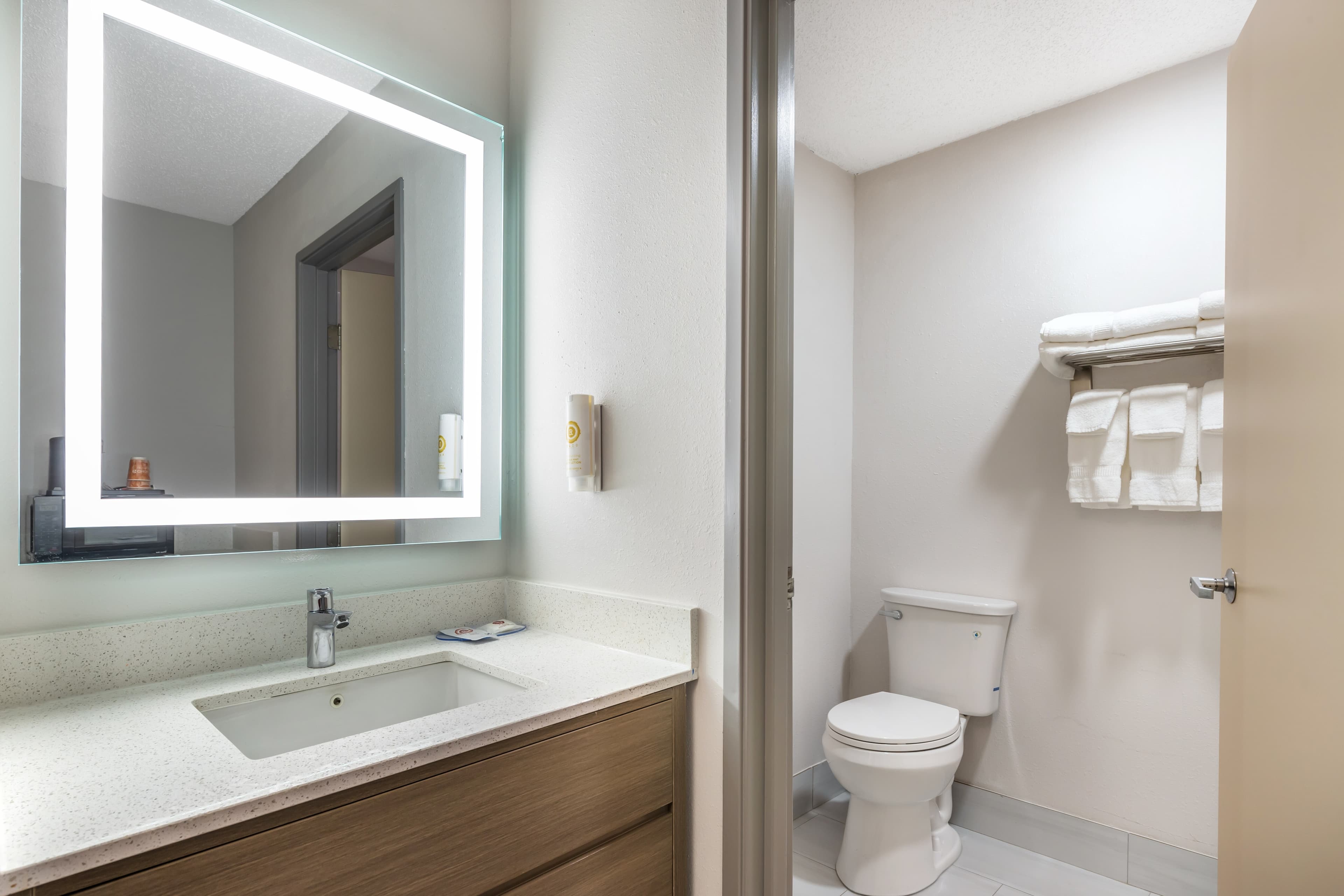Comfort Inn Davenport East - Bettendorf — 18