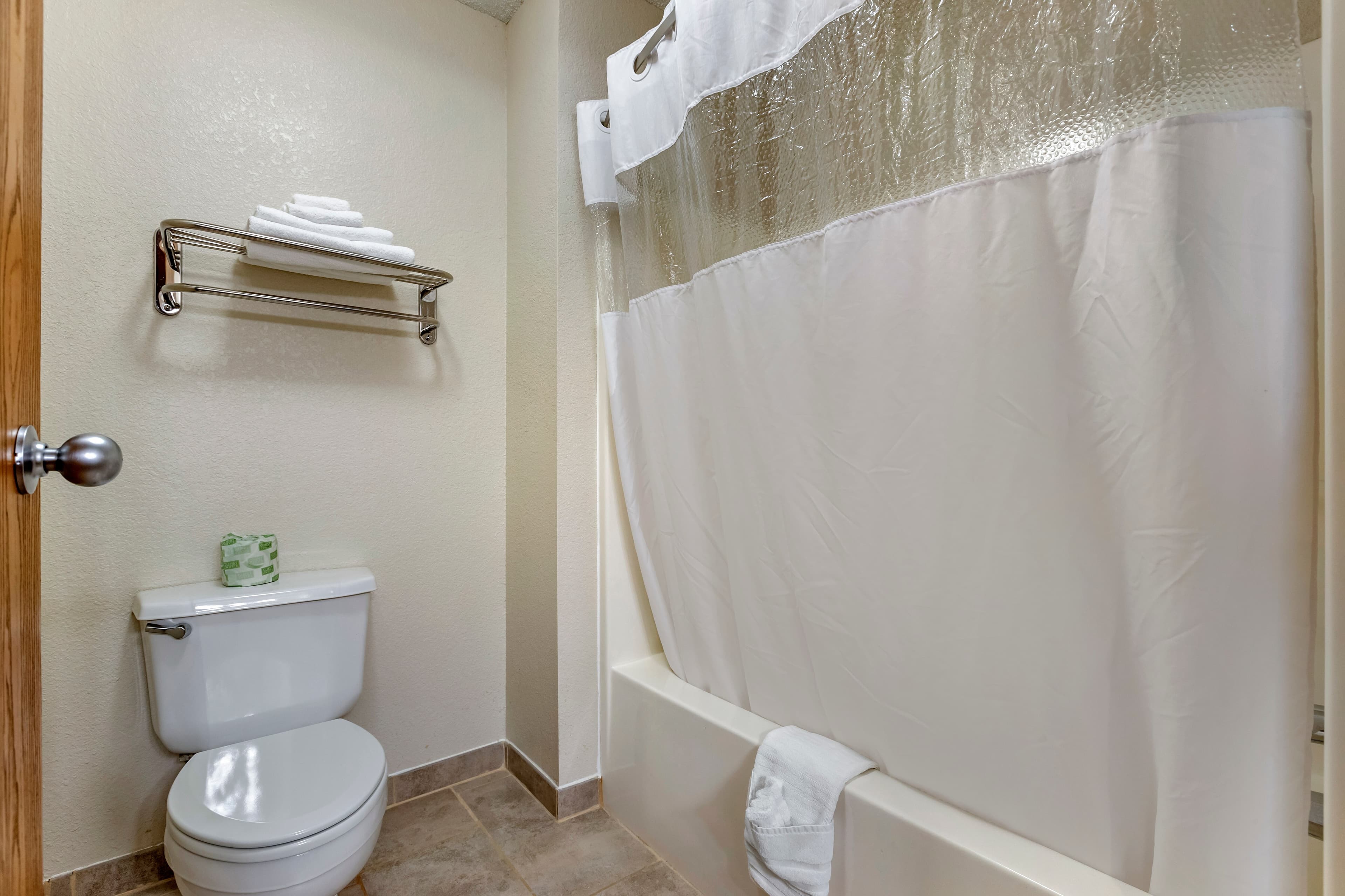 Quality Inn Creston - Image 5