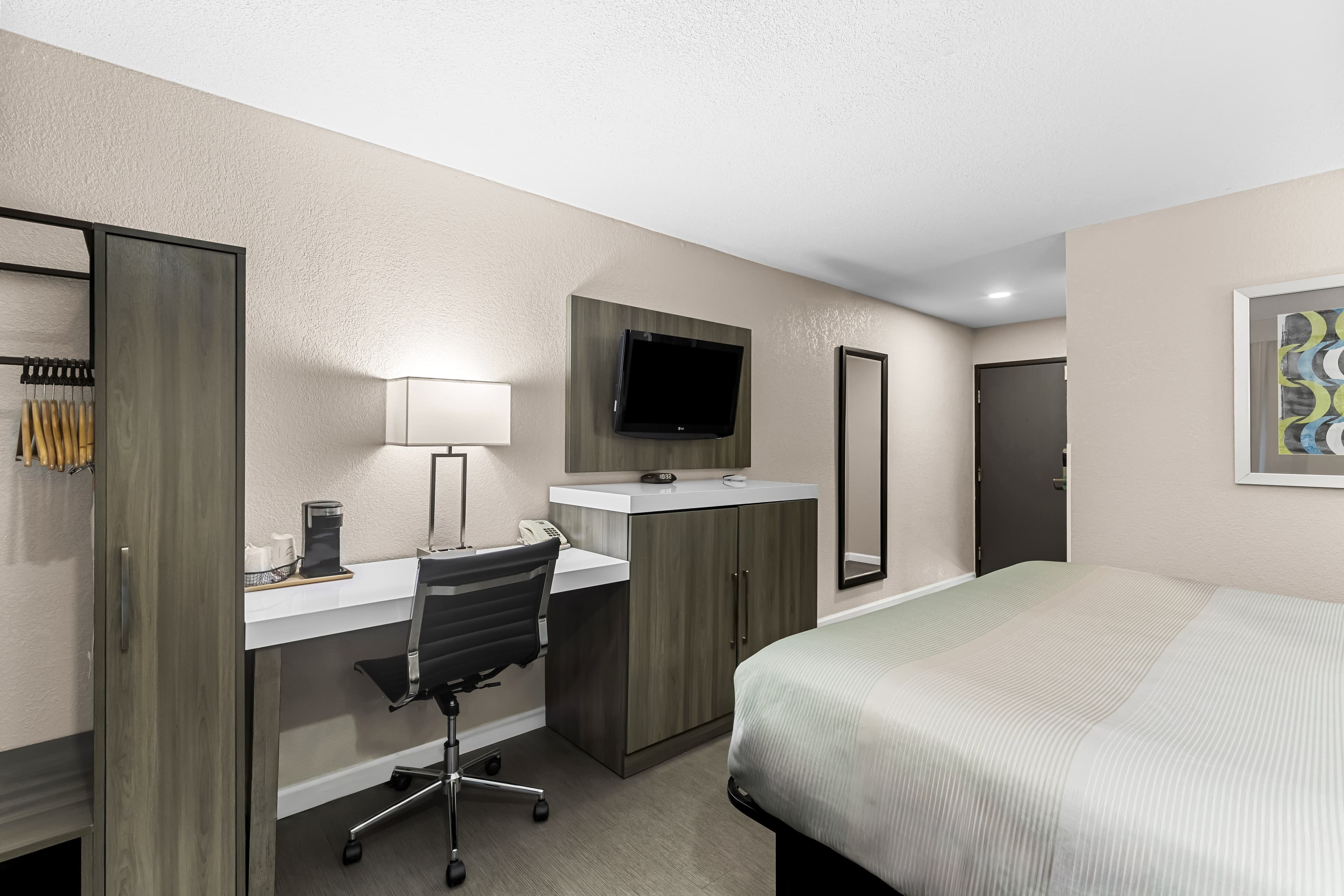 Quality Inn Oskaloosa - Image 2