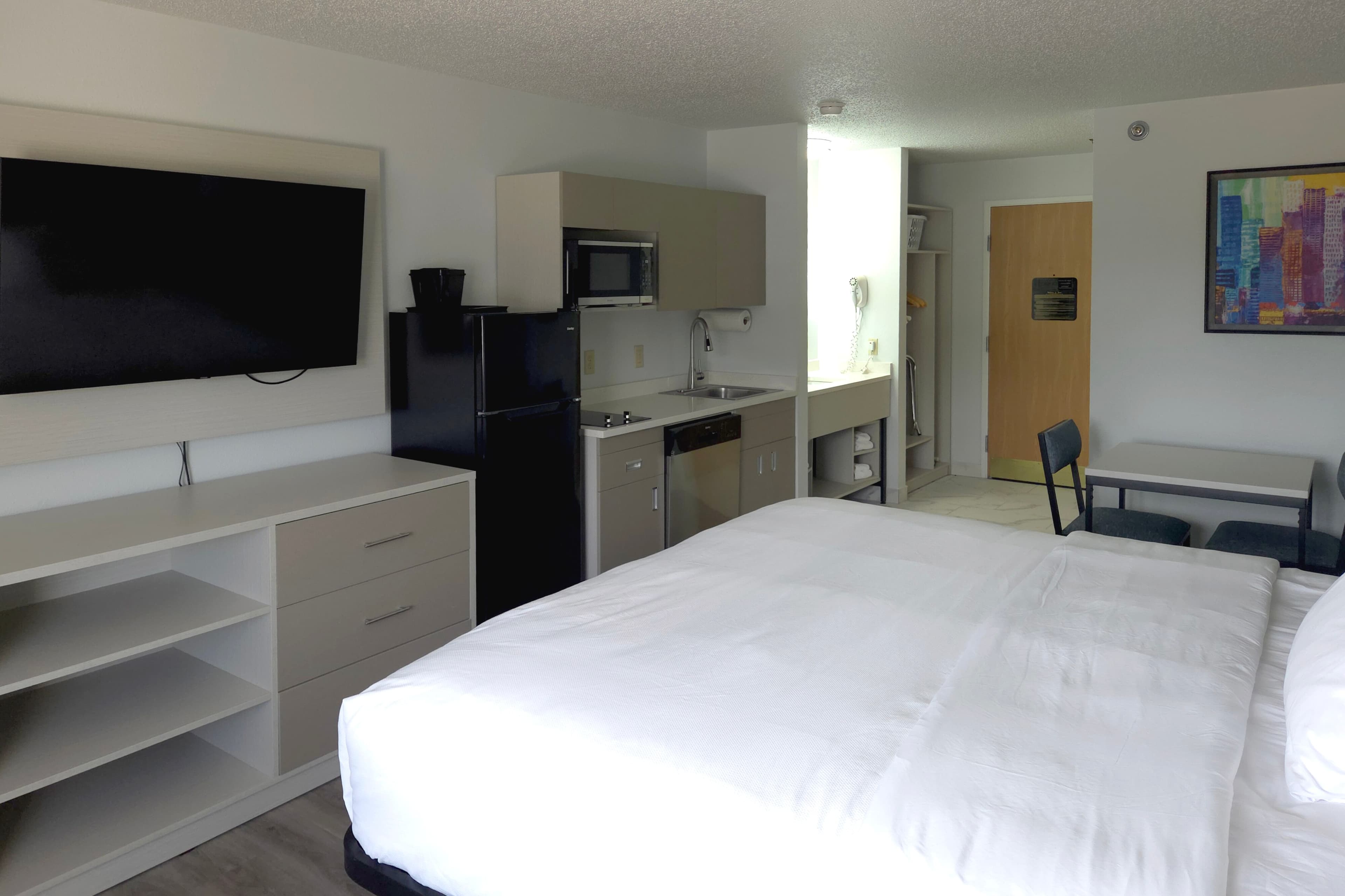 MainStay Suites LeClaire - Quad Cities - Image 2