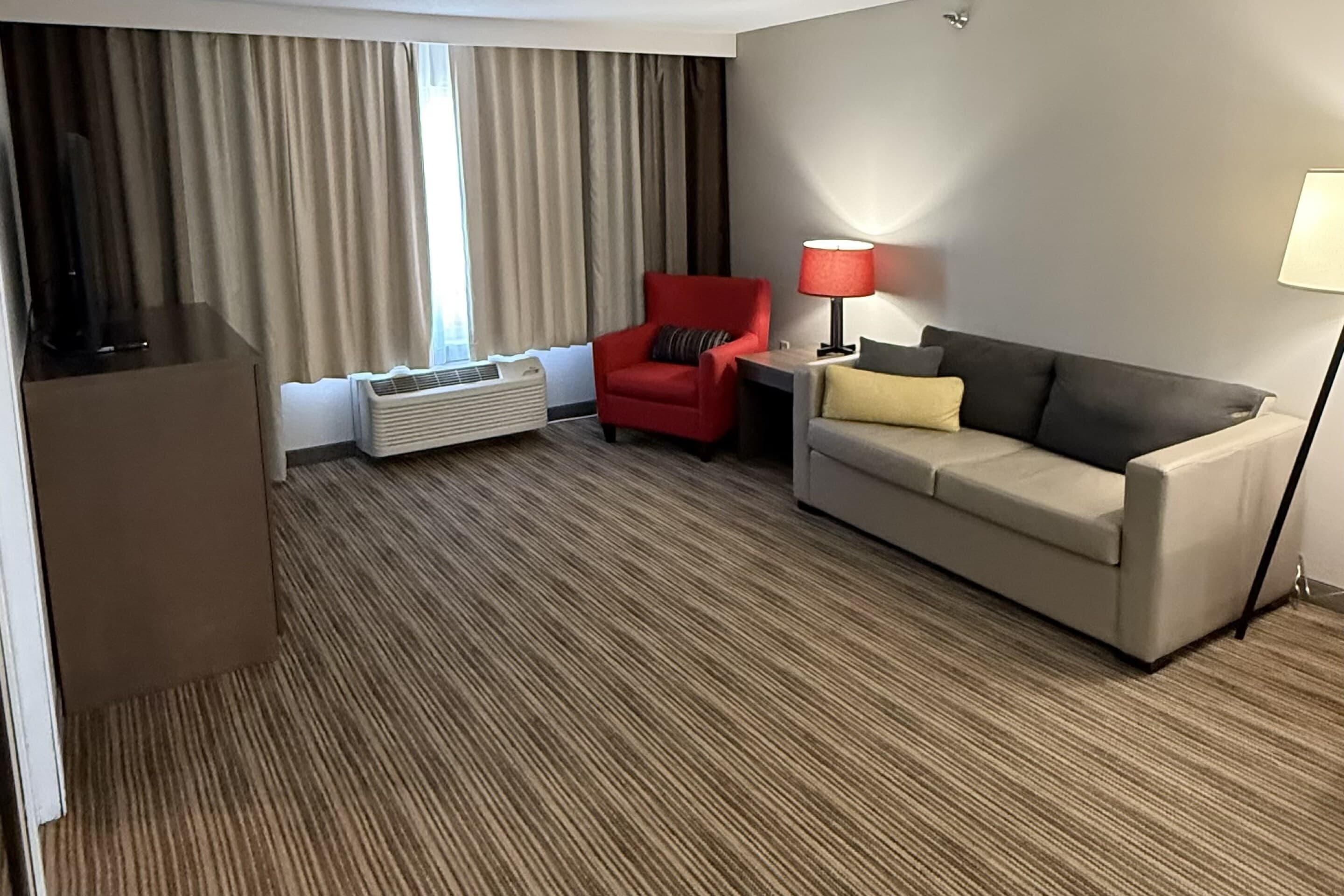 Country Inn & Suites by Radisson, Mason City, IA — 6
