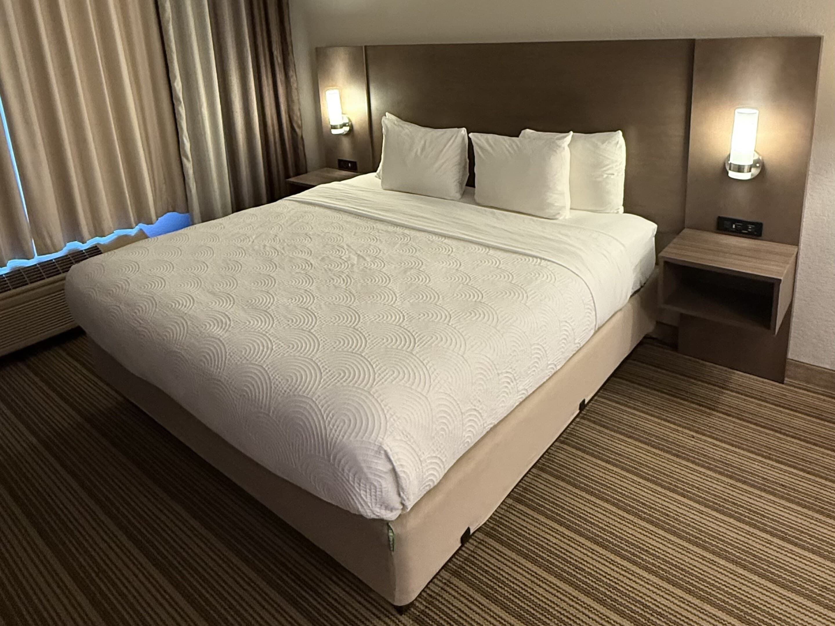 Country Inn & Suites by Radisson, Mason City, IA — 19