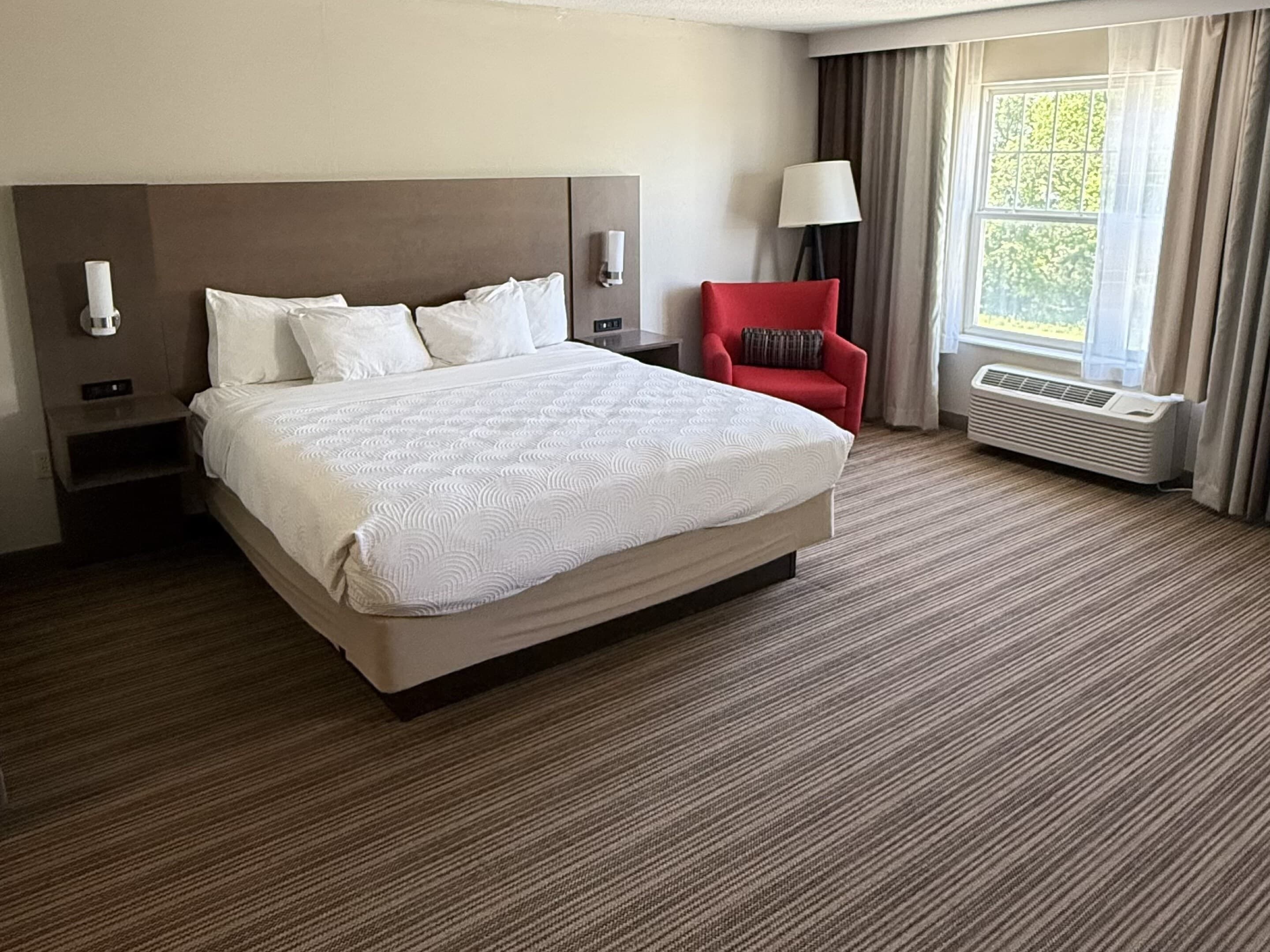Country Inn & Suites by Radisson, Mason City, IA — 24