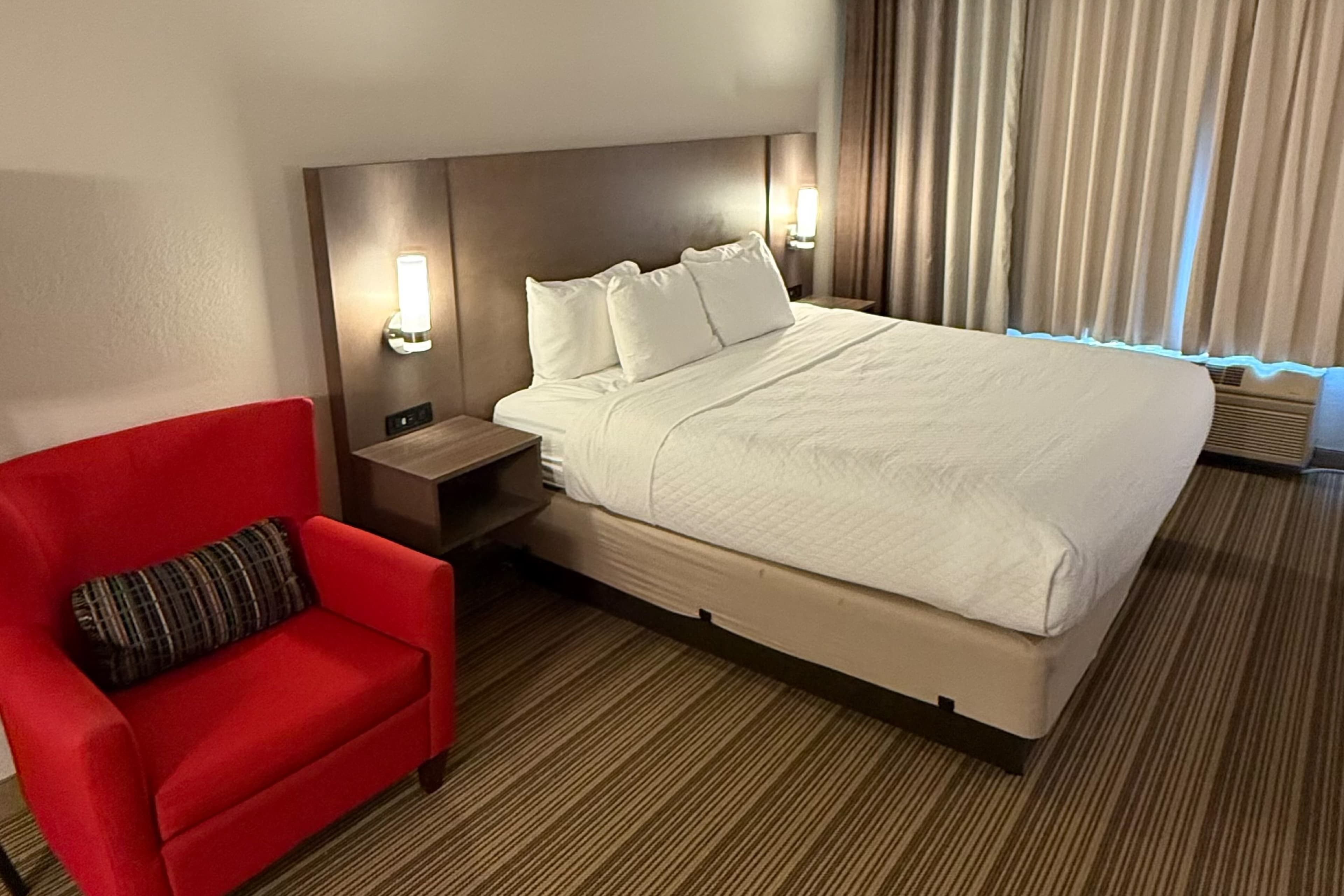 Country Inn & Suites by Radisson, Mason City, IA — 17