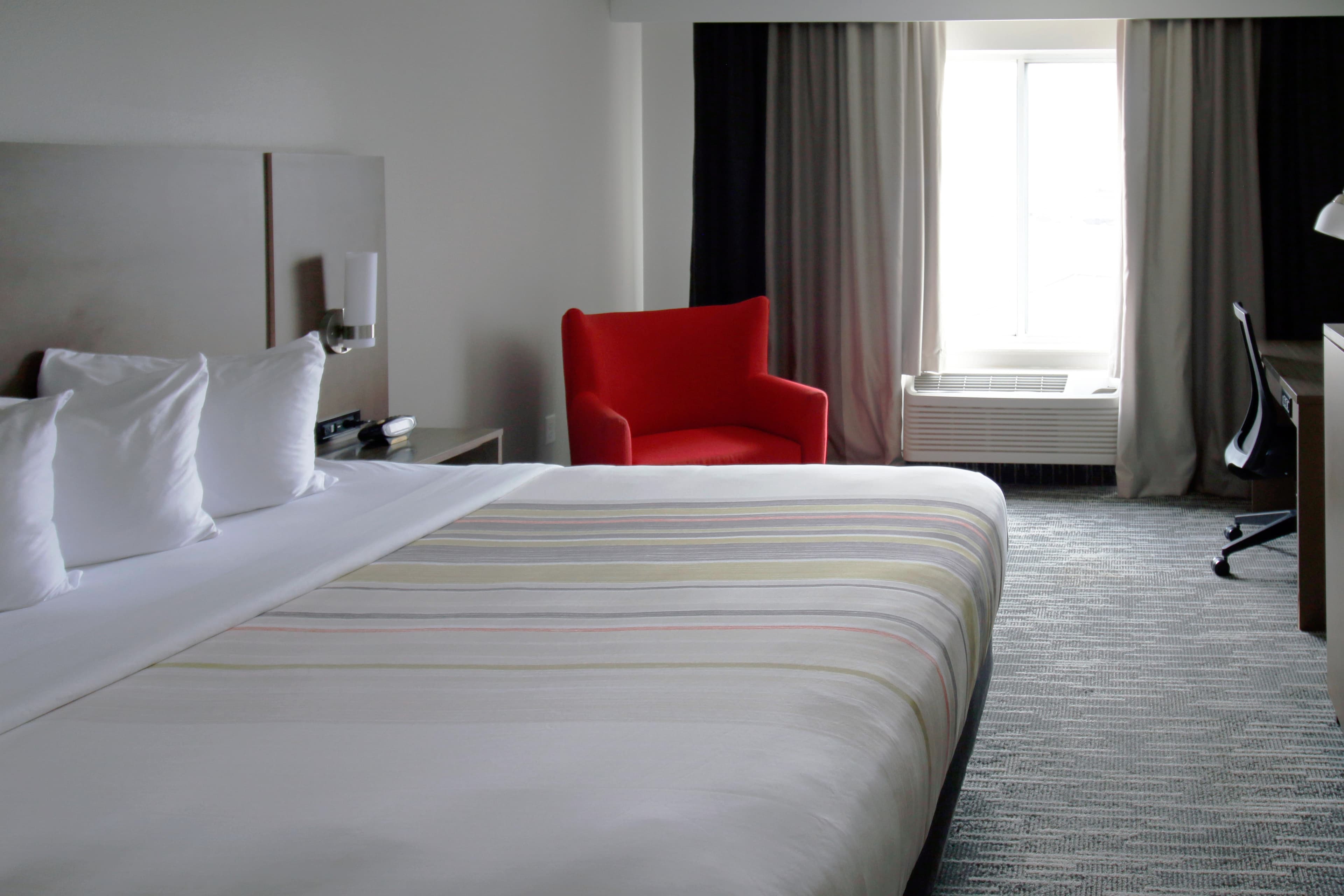 Country Inn & Suites by Radisson, Council Bluffs, IA - Image 3