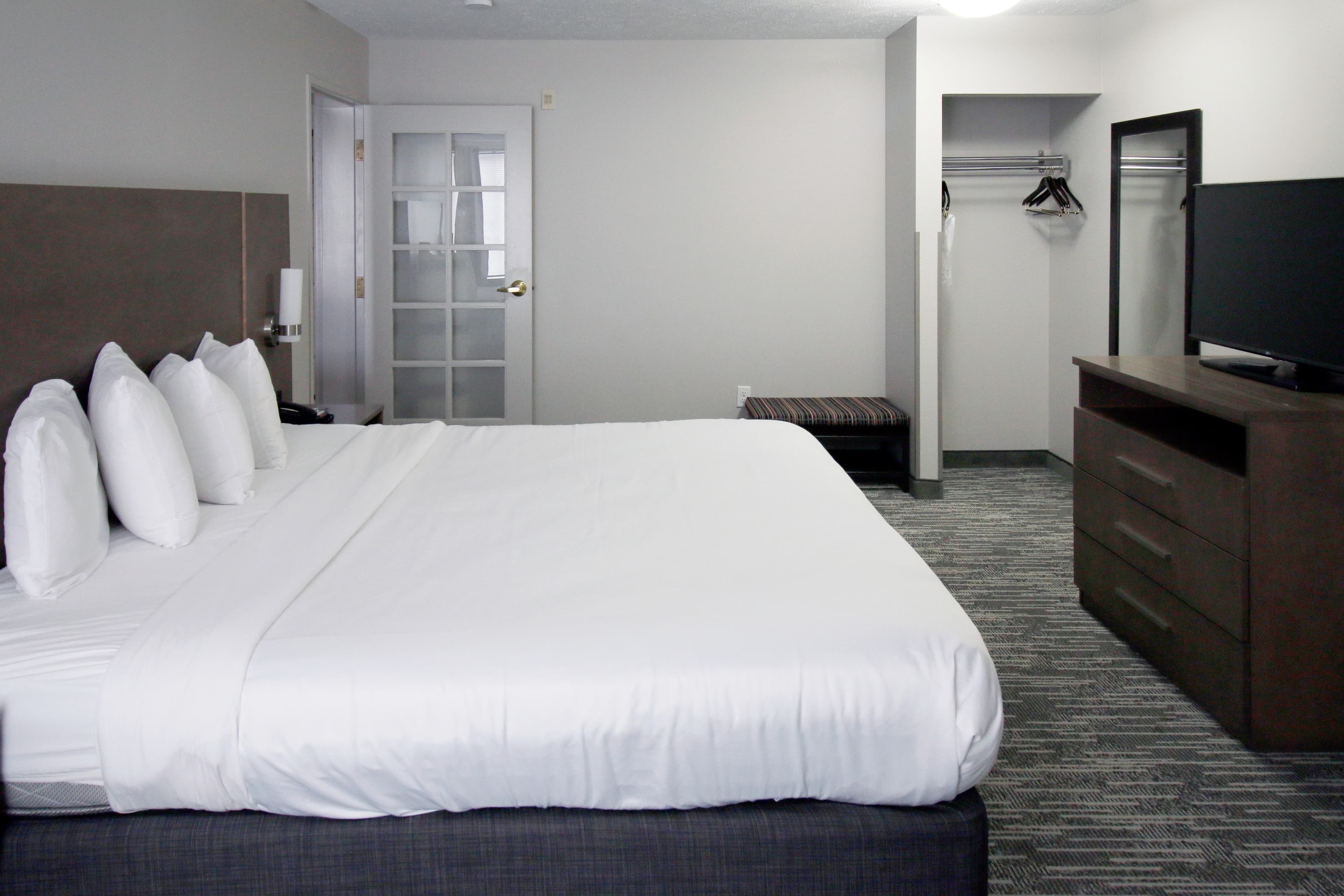 Country Inn & Suites by Radisson, Council Bluffs, IA — 9