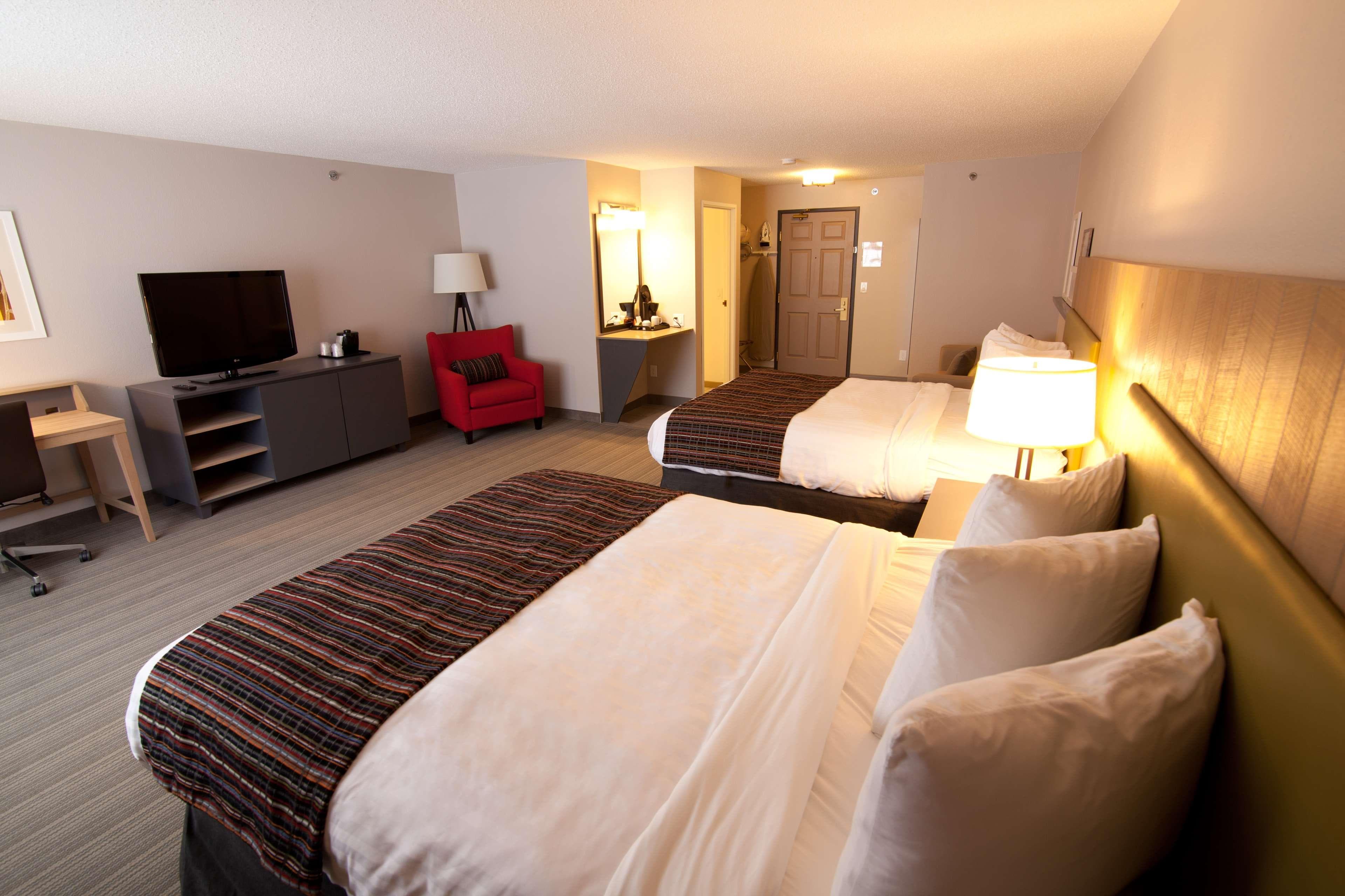 Country Inn & Suites by Radisson, Decorah, IA — 14