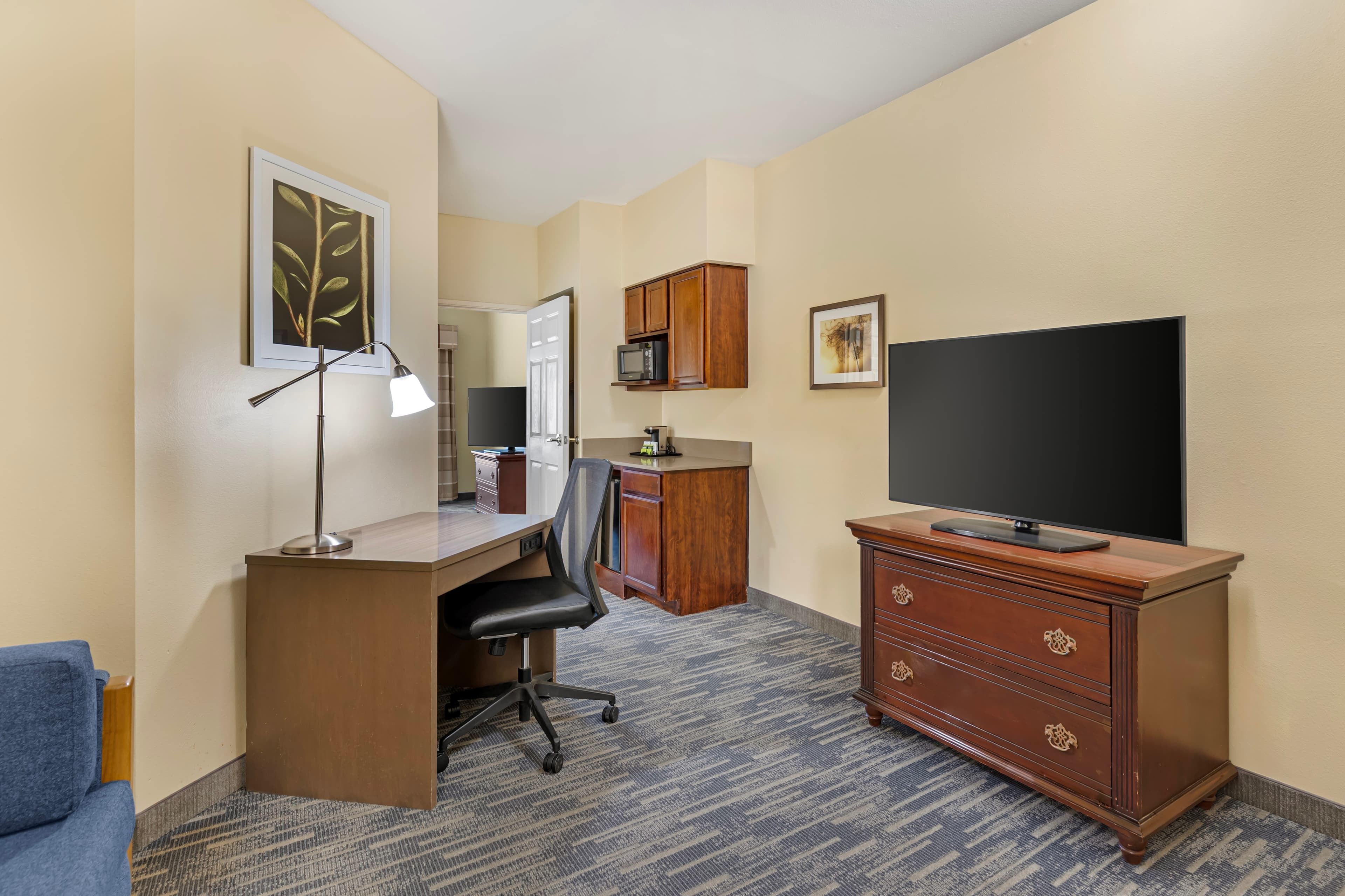 Country Inn & Suites by Radisson, Des Moines West, IA — 5