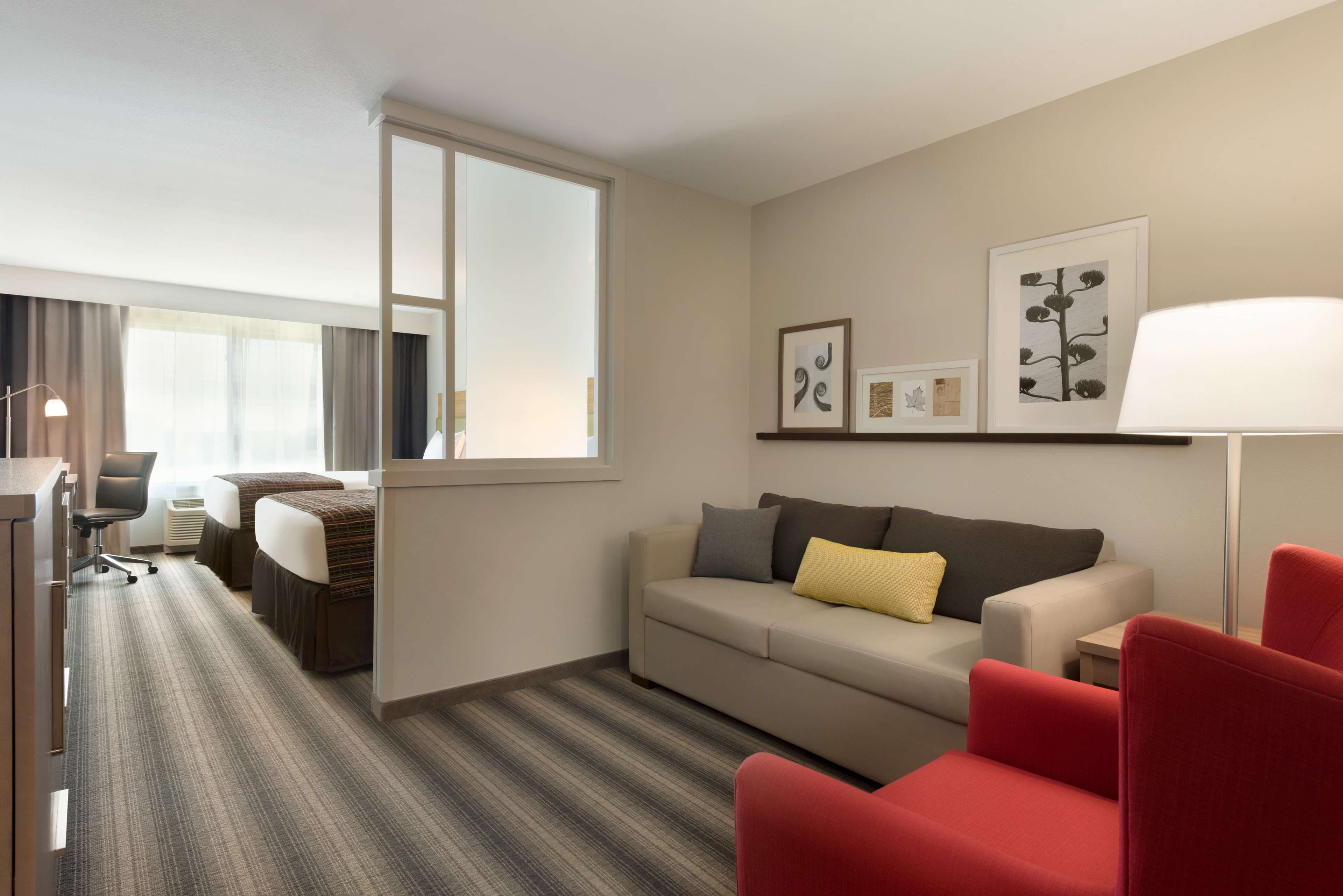 Country Inn & Suites by Radisson, Indianola, IA — 7