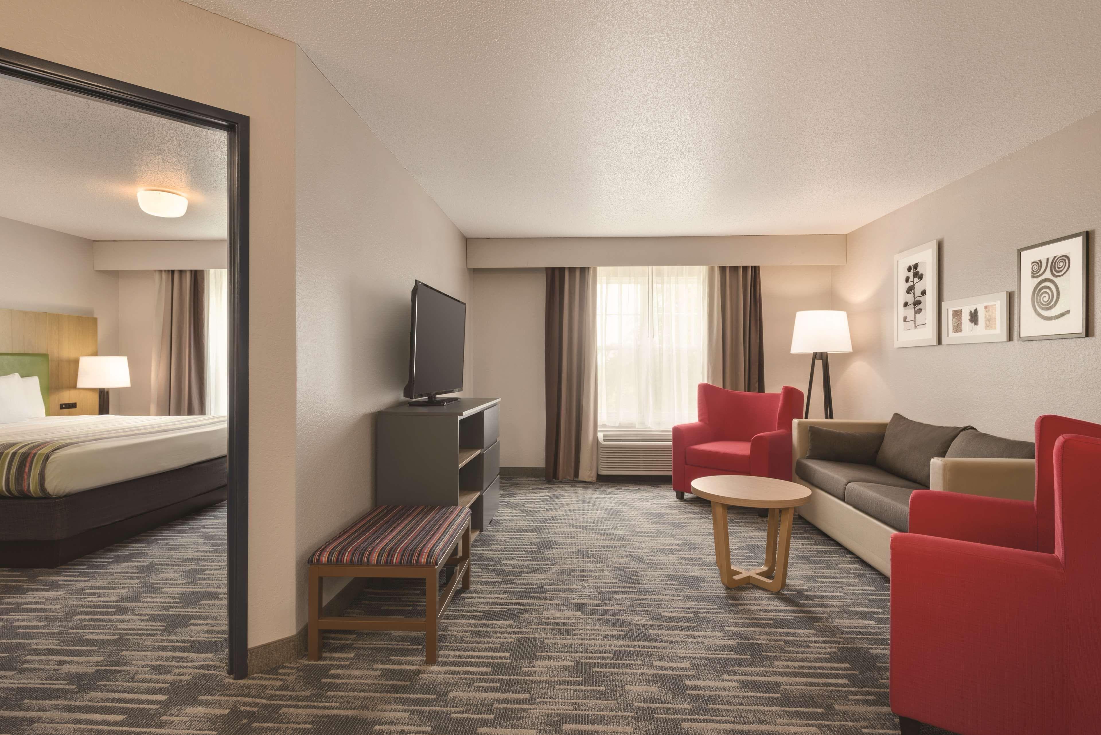 Country Inn & Suites by Radisson, Pella, IA — 4