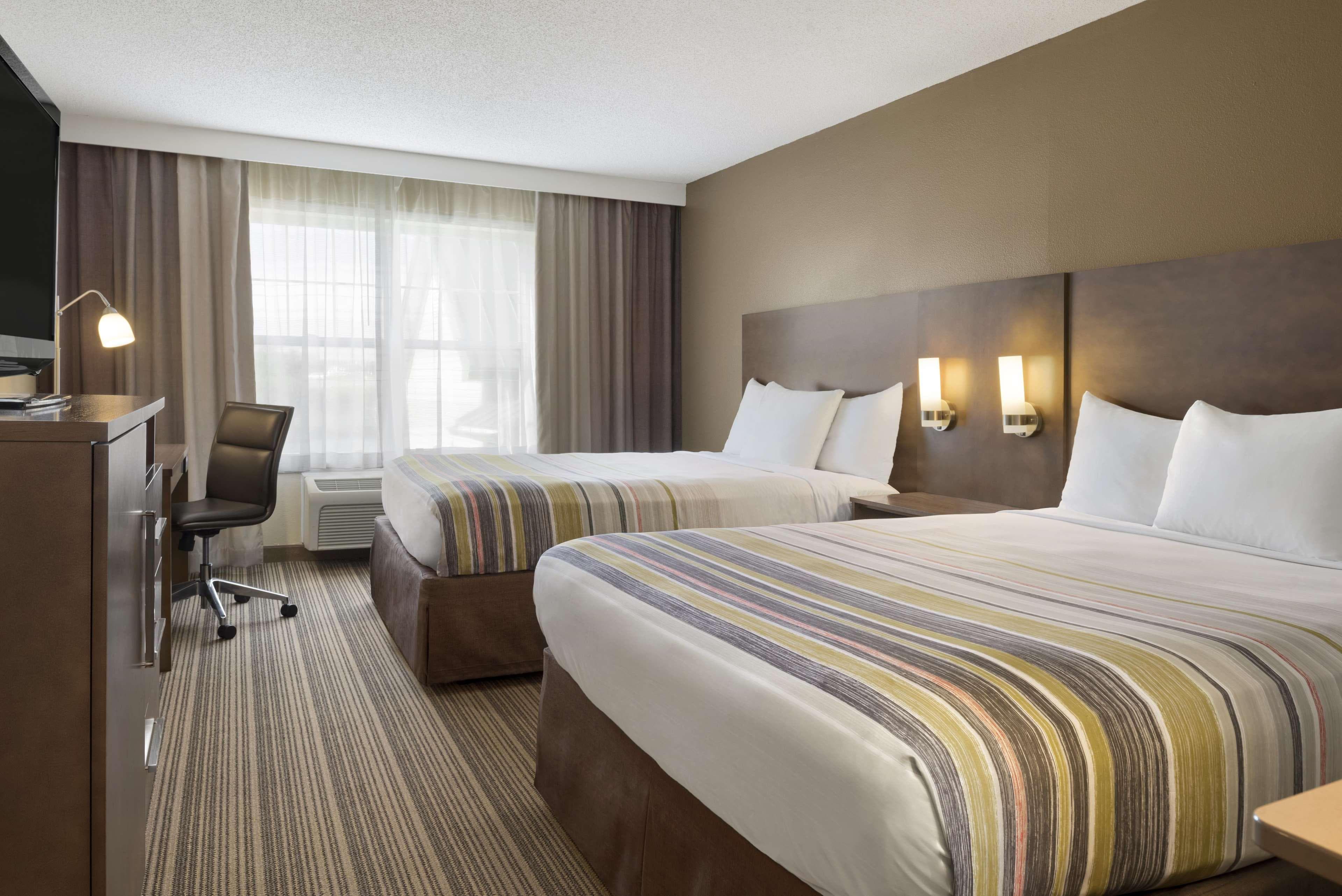 Country Inn & Suites by Radisson, Ankeny, IA — 6
