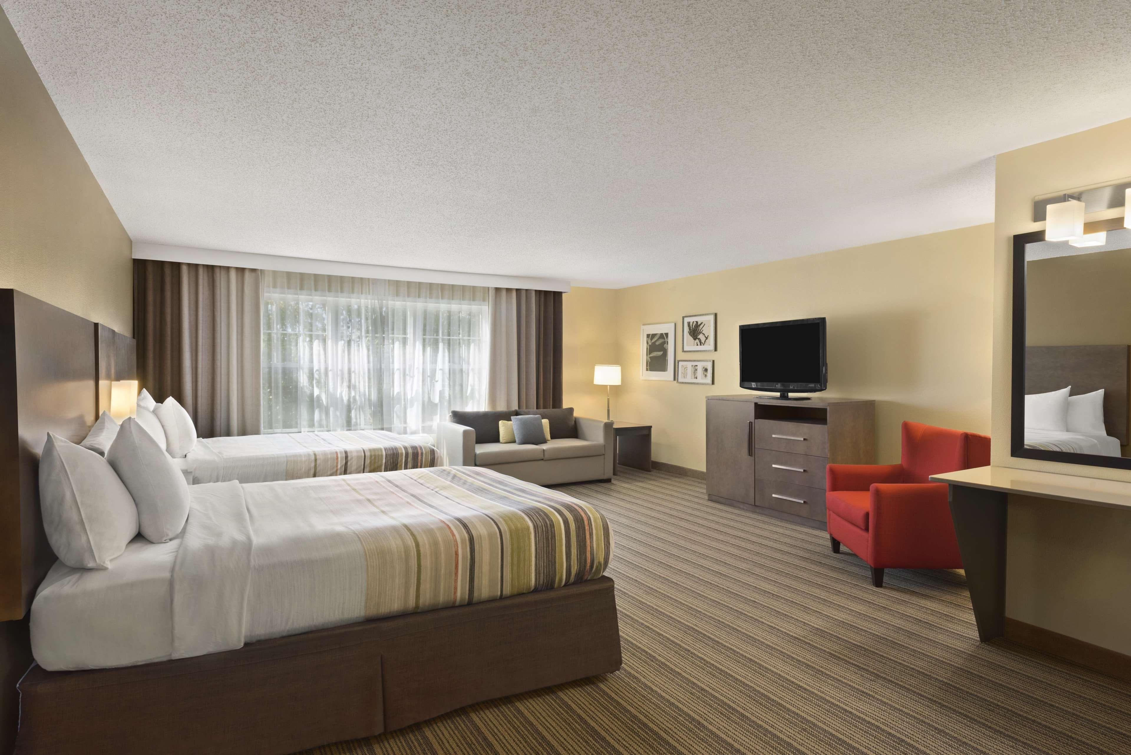 Country Inn & Suites by Radisson, Ankeny, IA — 7