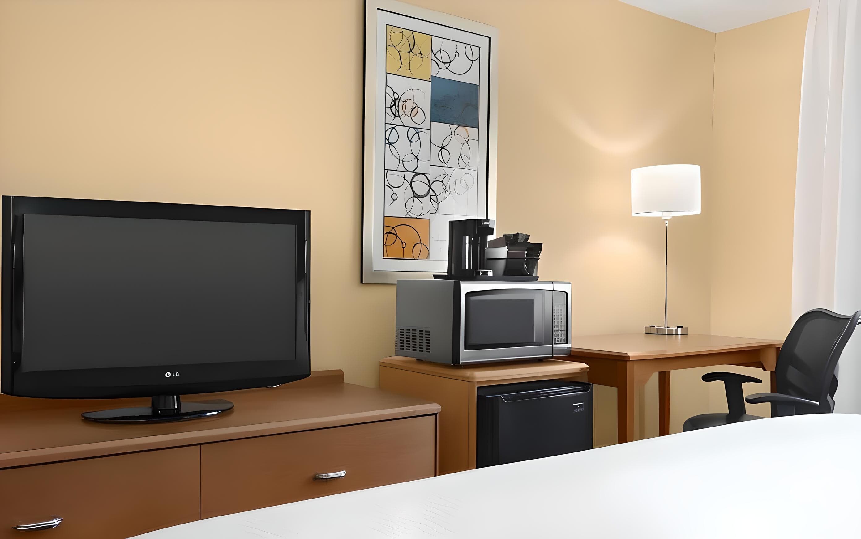 Dubuque Inn & Suites — 6