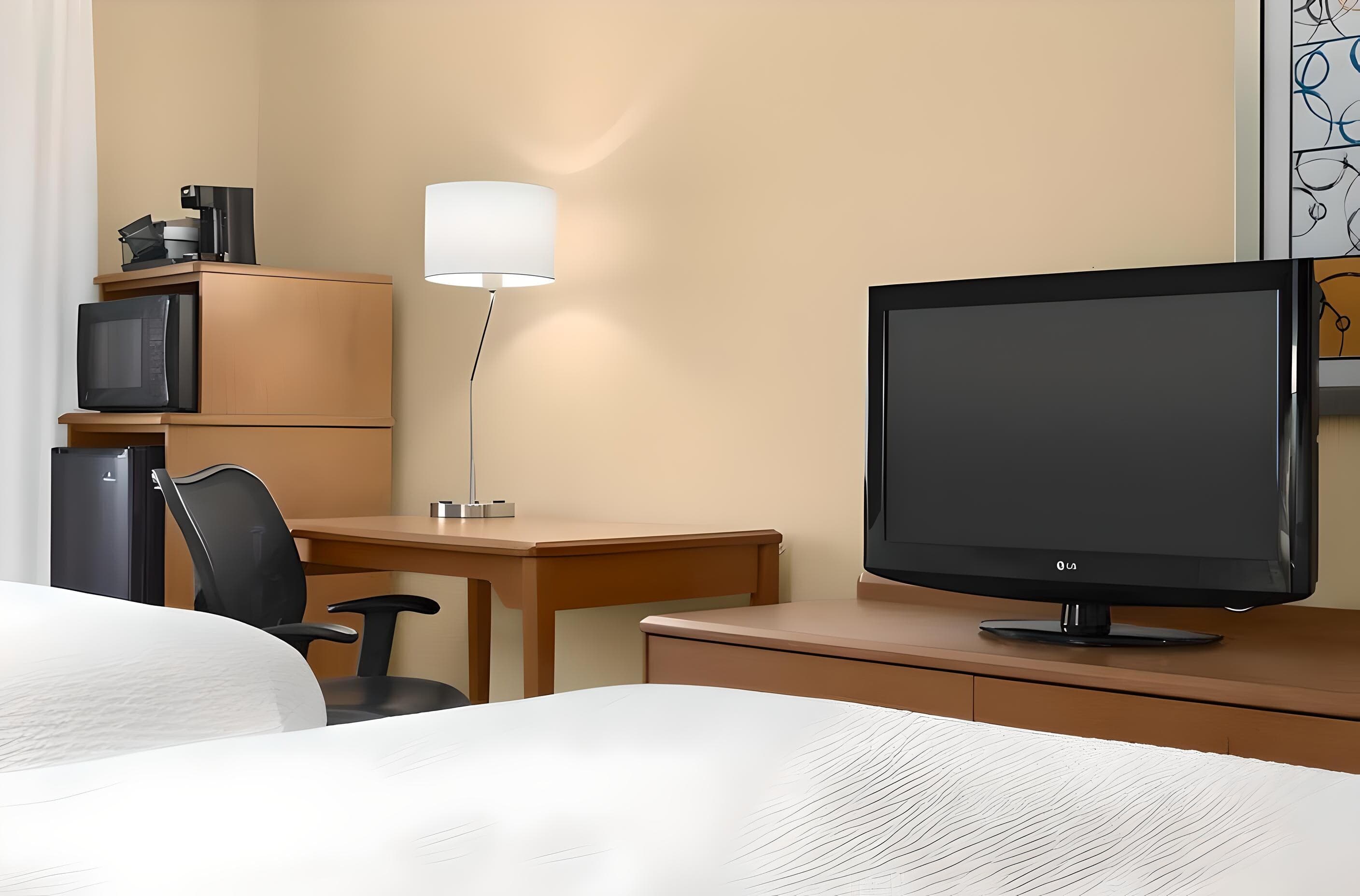 Dubuque Inn & Suites — 12